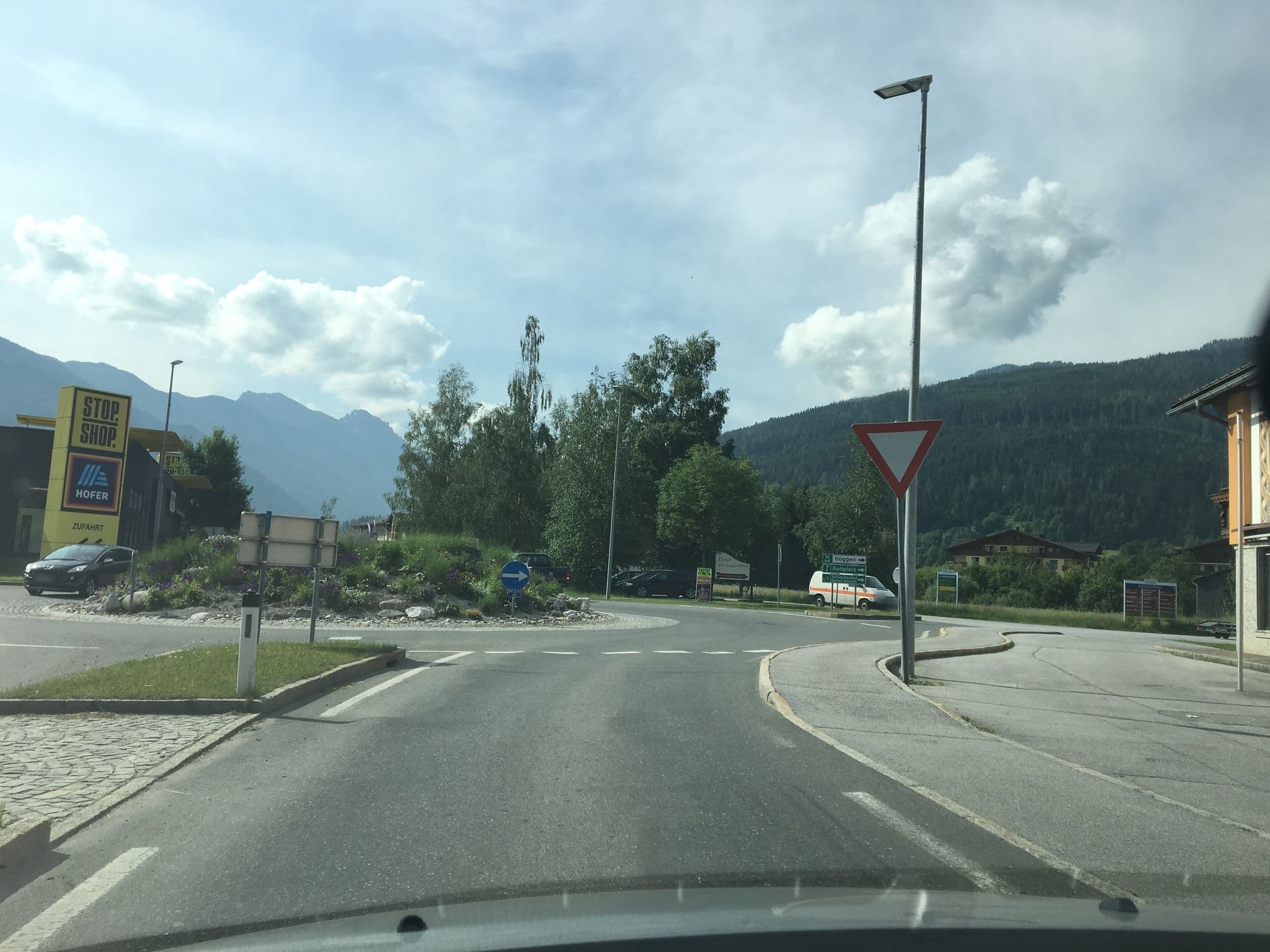 Street view near Weissenhof Ferienressort, Radstadt — © chicc0 (CC BY-SA · Mapillary)
