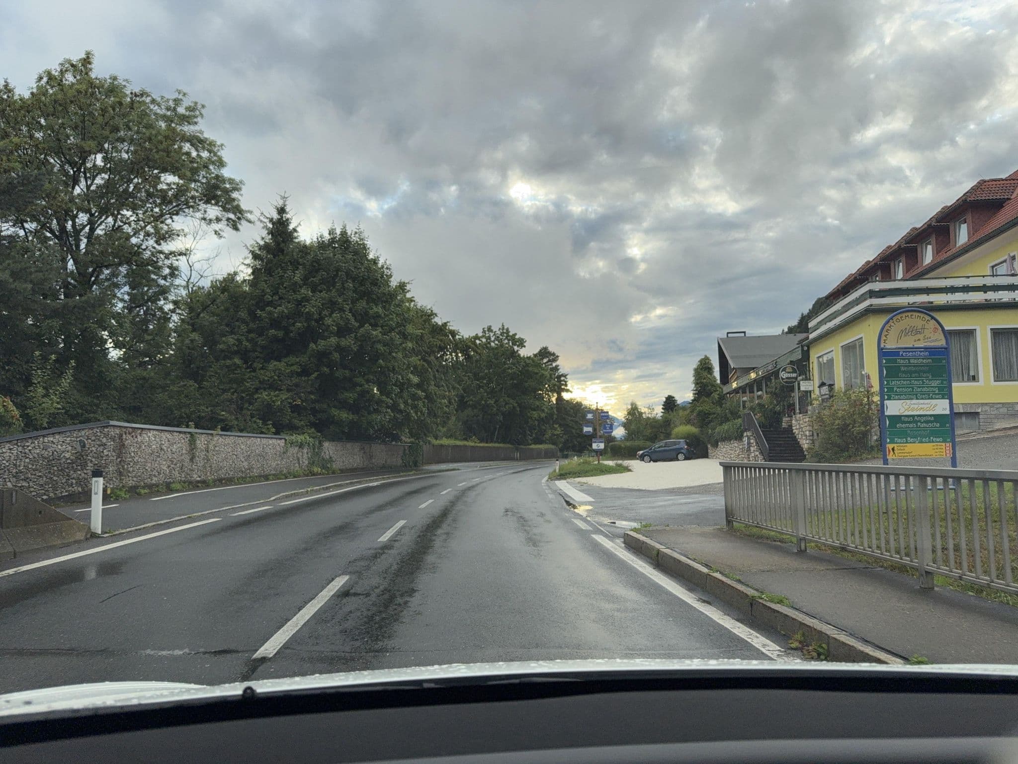 Street view near Hotel Pesentheinerhof, Döbriach — © ottor (CC BY-SA · Mapillary)