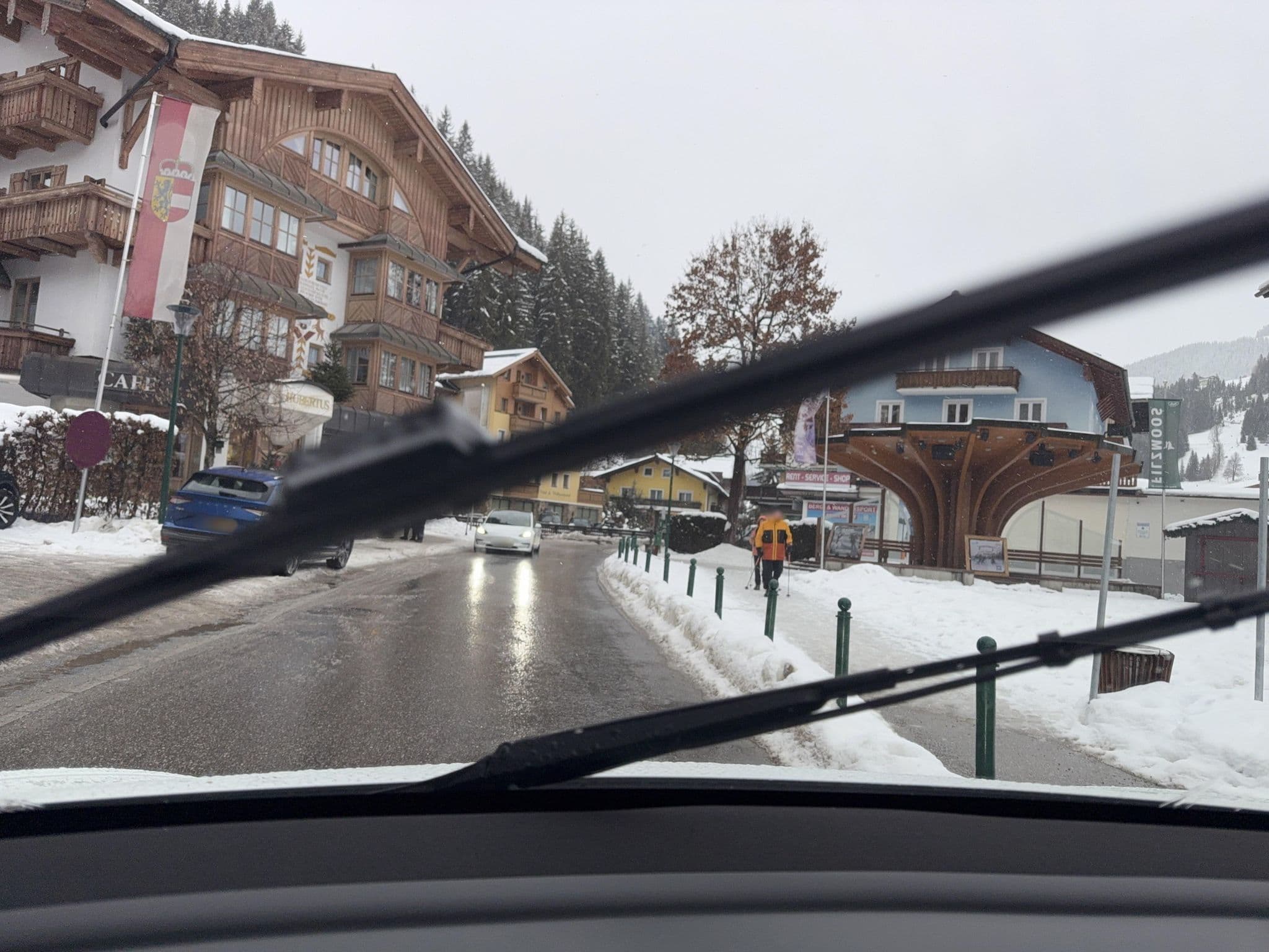 Street view near Gebrüder Ahornegger, Radstadt — © ottor (CC BY-SA · Mapillary)
