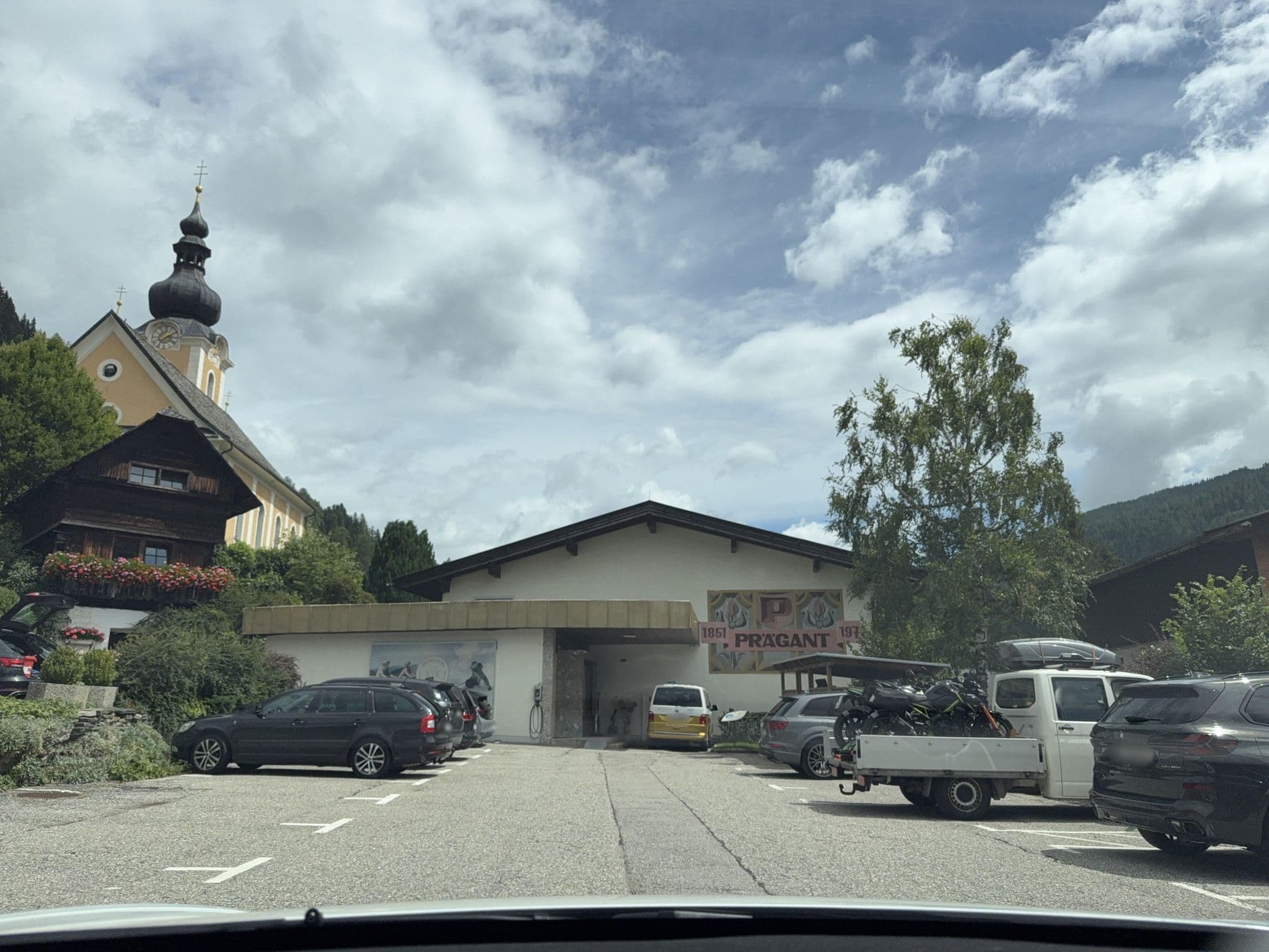 Street view near Appartements Landhaus Prägant, Radenthein — © ottor (CC BY-SA · Mapillary)