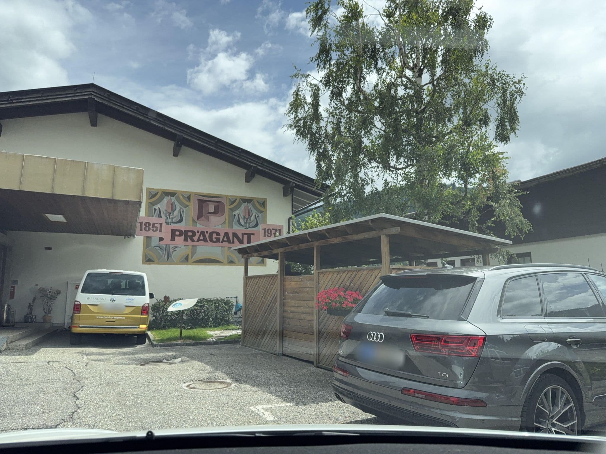 Street view near Harmony's Bad Kleinkirchheim, Radenthein — © ottor (CC BY-SA · Mapillary)