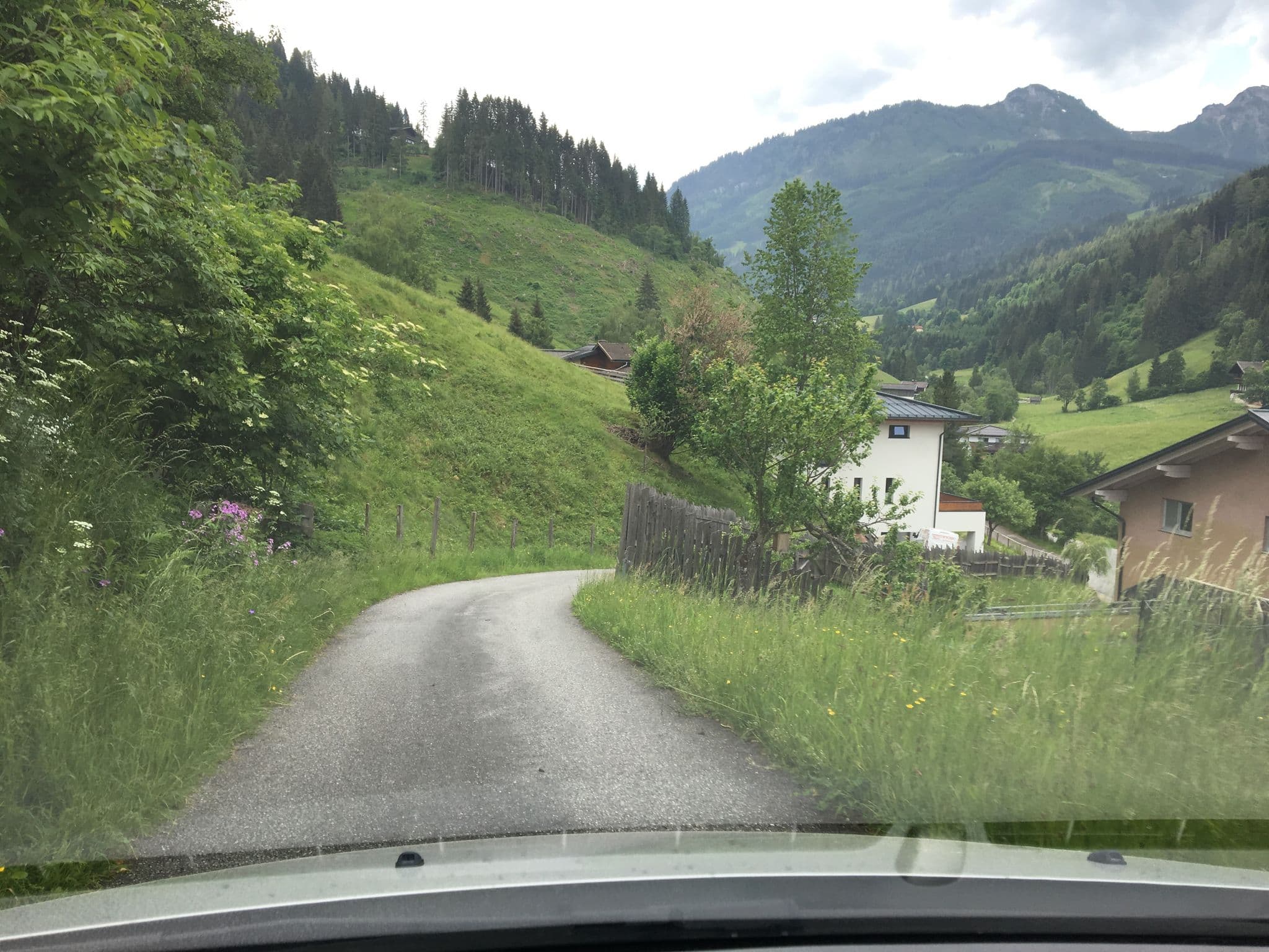 Street view near Ferienwohnung Maria Fritzenwallner, Hof — © chicc0 (CC BY-SA · Mapillary)