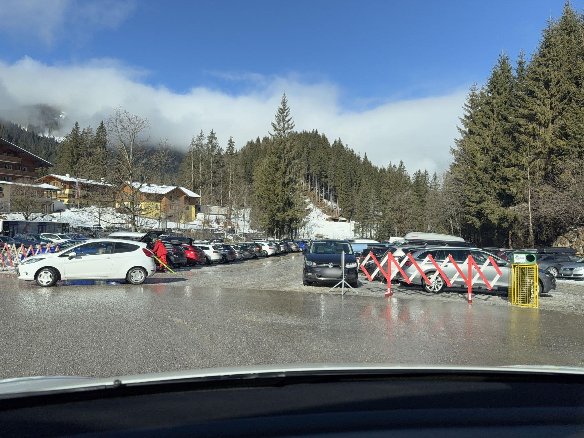 Street view near Pension Liebmann Flachau, Hof — © ottor (CC BY-SA · Mapillary)