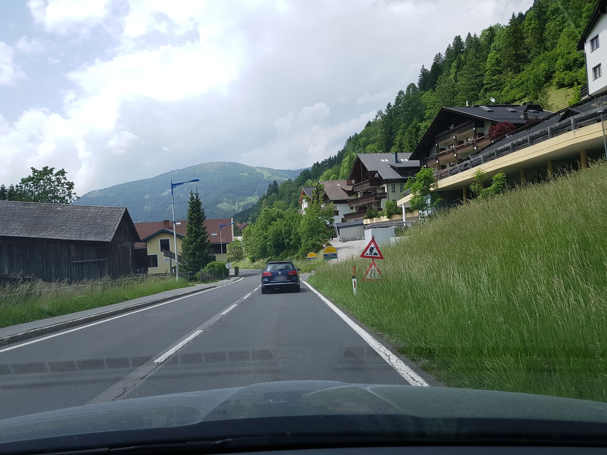 Street view near Wellness + Thermal Hotels GmbH, Radenthein — © schermy_at (CC BY-SA · Mapillary)