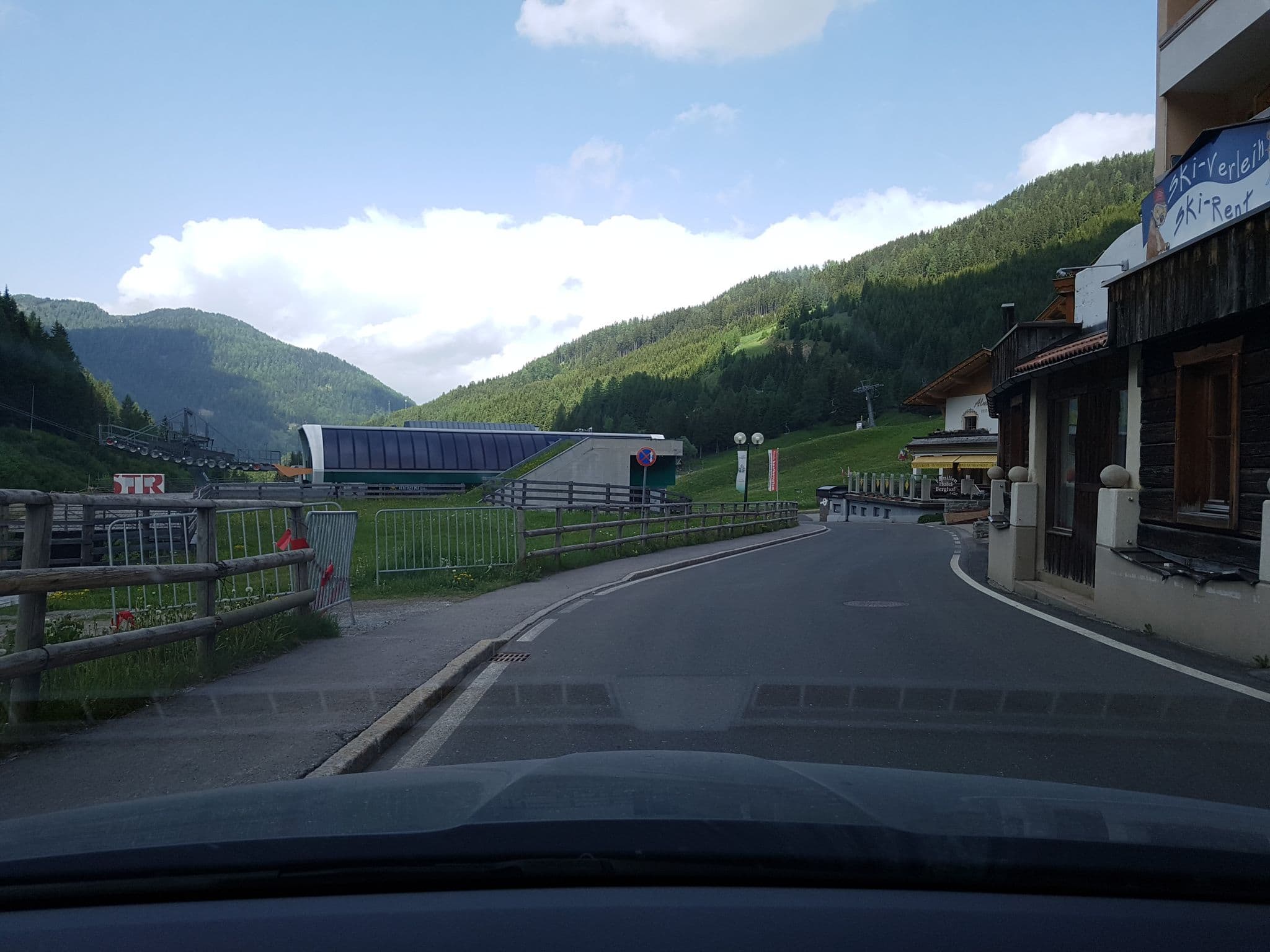 Street view near Almstar Sport Hotel, Unternberg — © schermy_at (CC BY-SA · Mapillary)