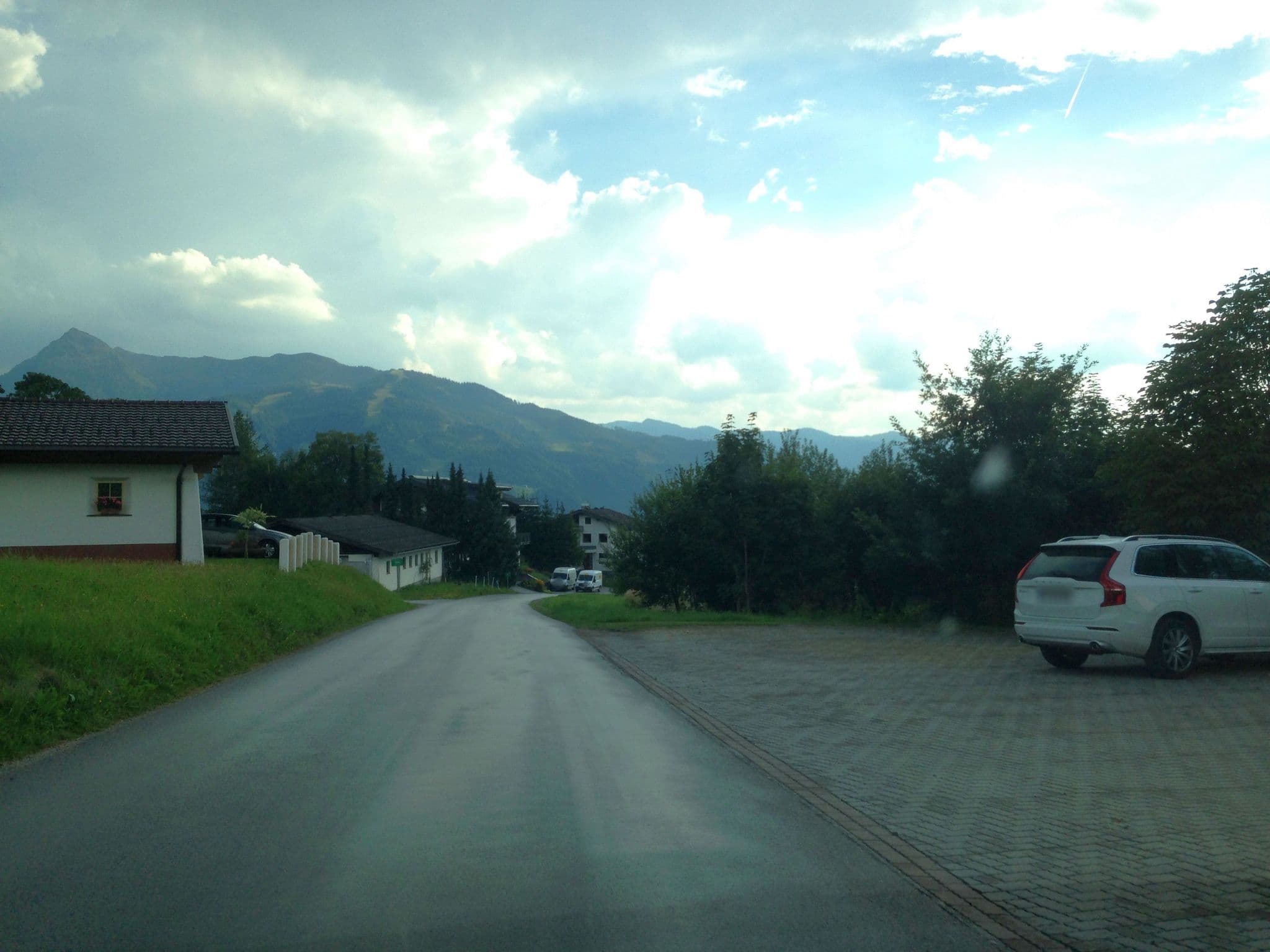 Street view near Landhaus & Ferienwohnungen Bergrast, Ramsau am Dachstein — © istefanos (CC BY-SA · Mapillary)