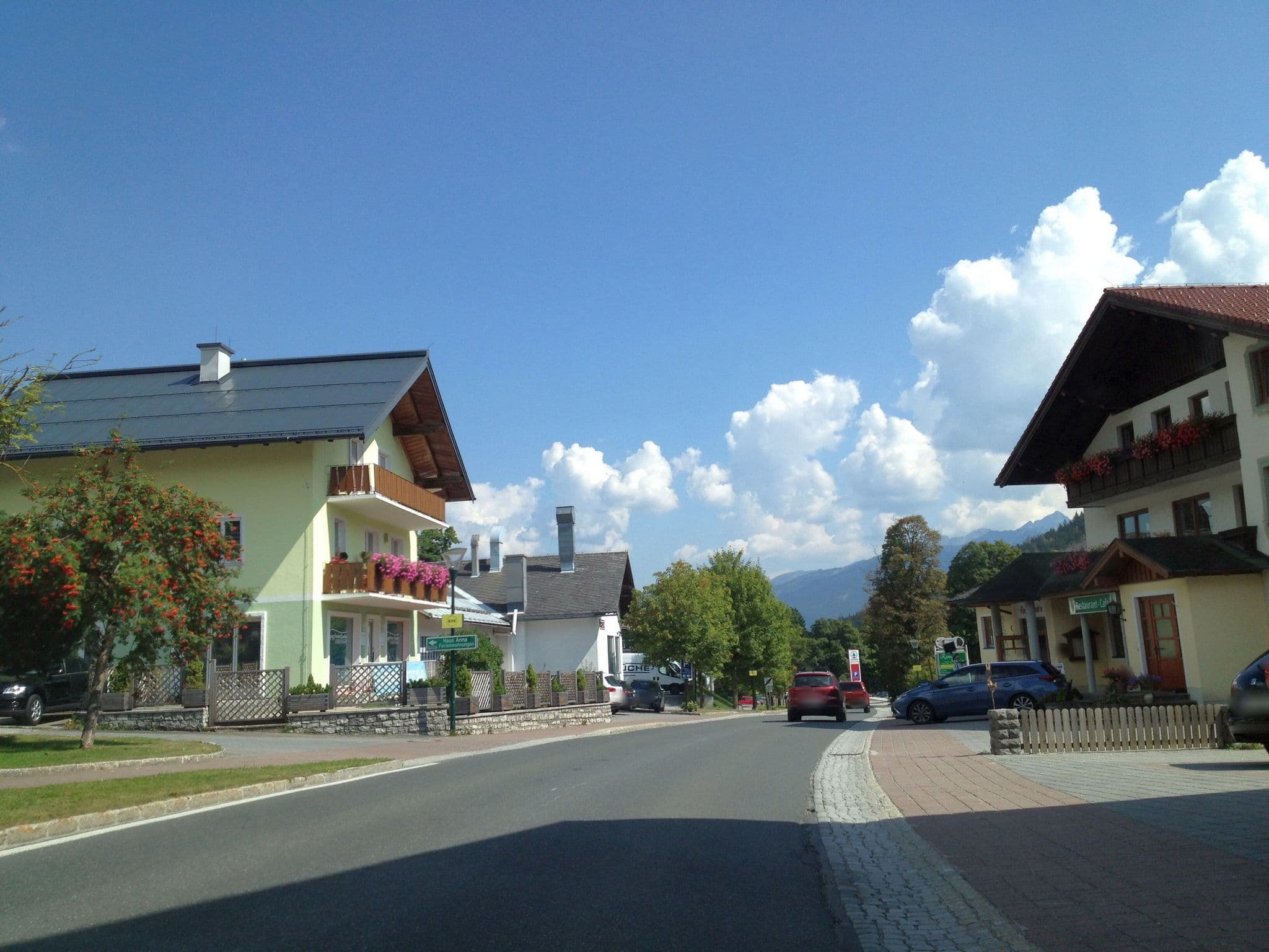 Street view near Frühstückspension Bergland, Ramsau am Dachstein — © istefanos (CC BY-SA · Mapillary)