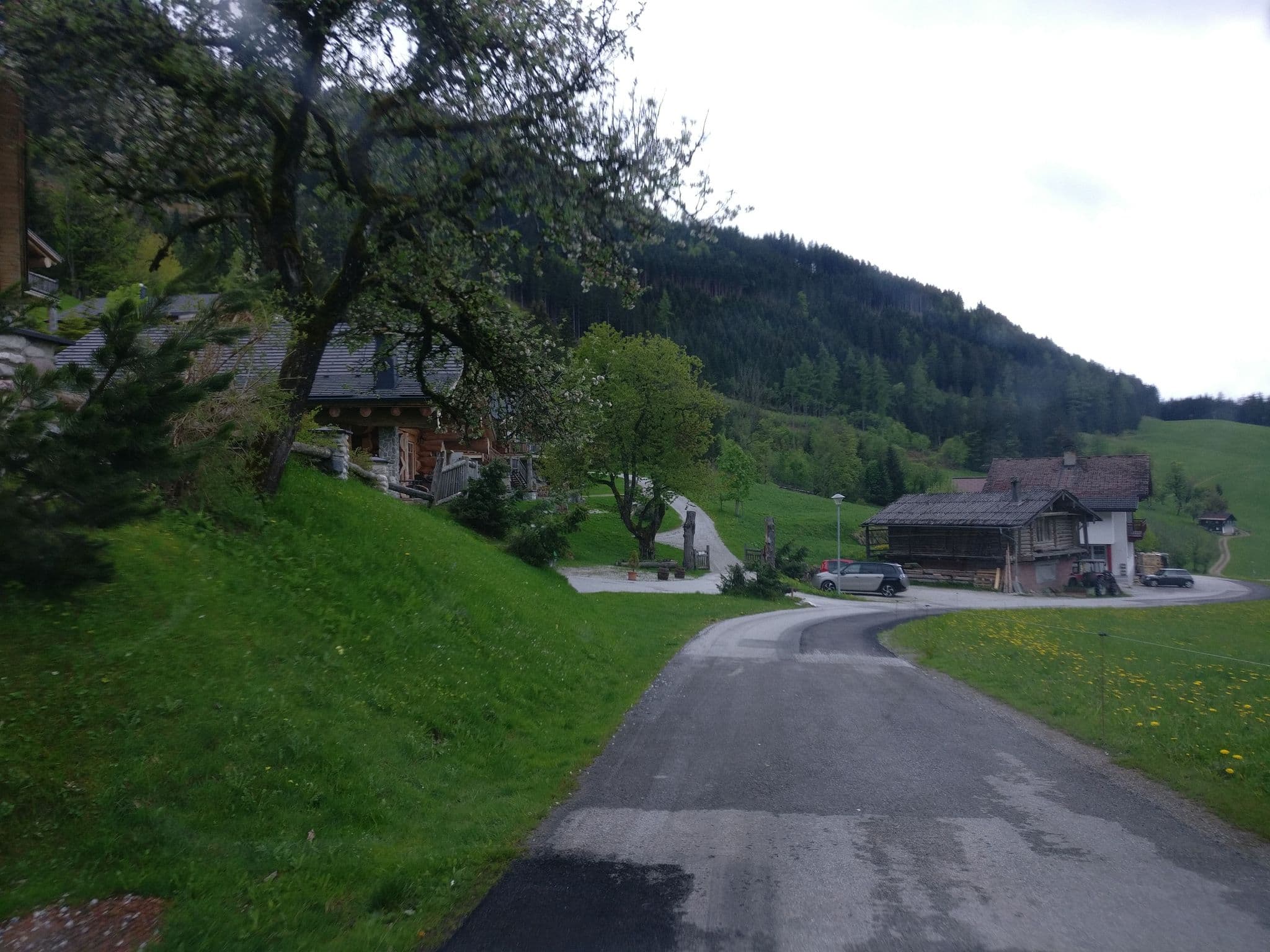 Street view near Woodridge, Bischofshofen — © map_hard (CC BY-SA · Mapillary)