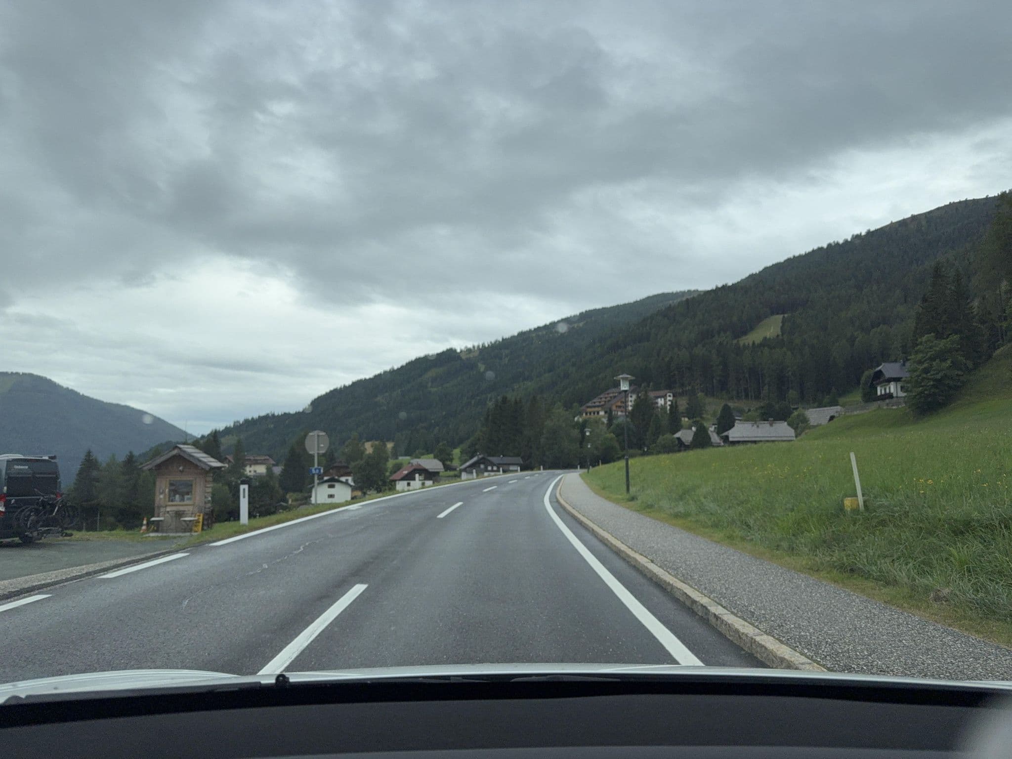Street view near Landhaus Zwatz, Radenthein — © ottor (CC BY-SA · Mapillary)