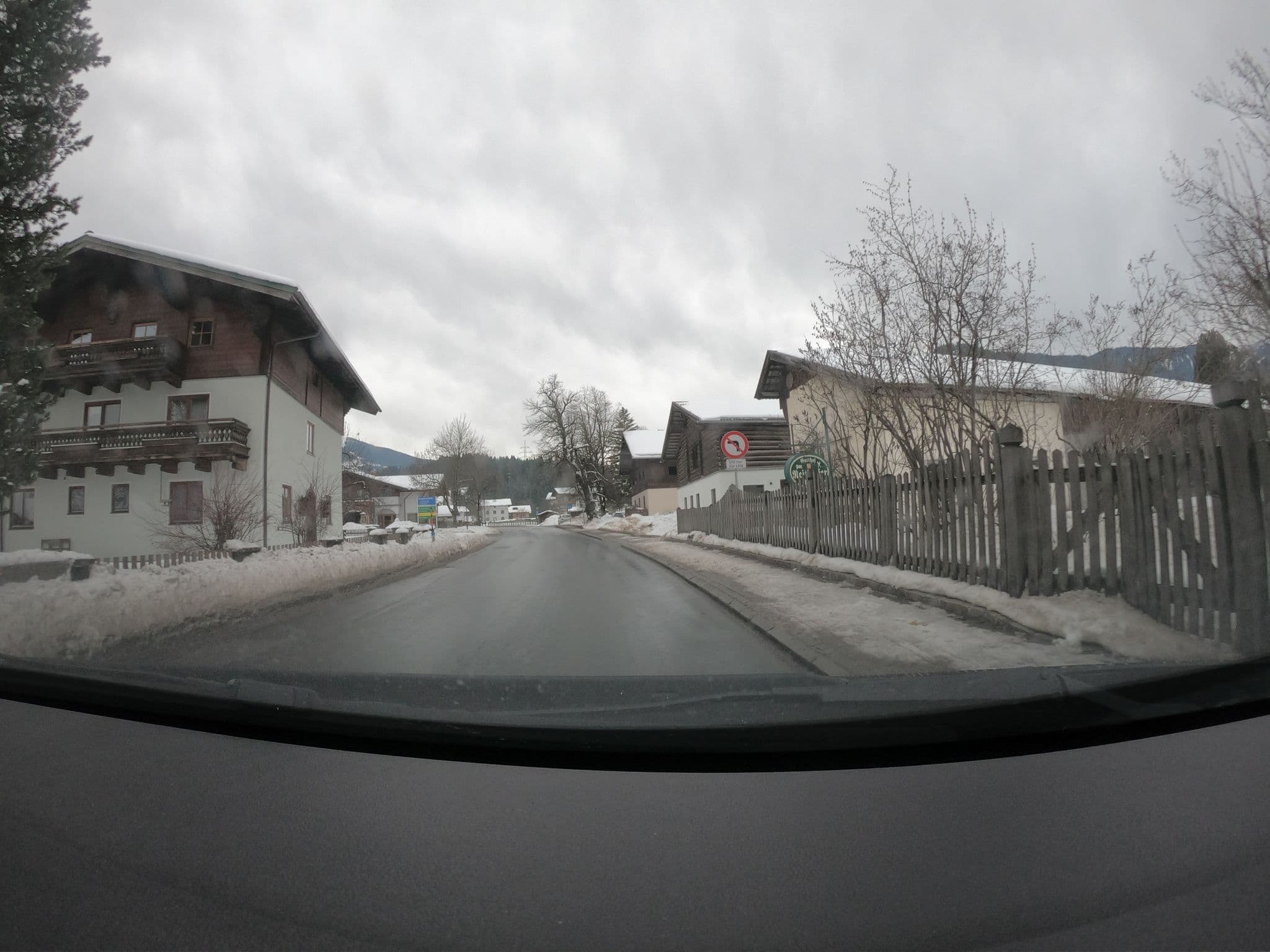 Street view near Winter Alois & Elisabeth, Altenmarkt im Pongau — © natebus (CC BY-SA · Mapillary)