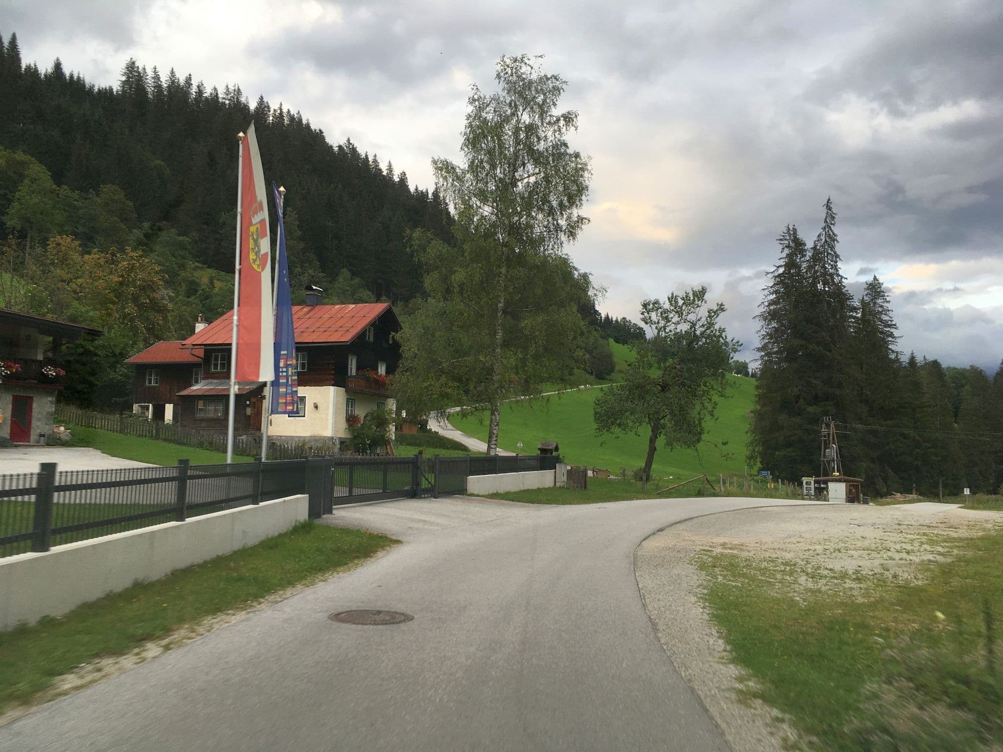 Street view near Lammertaler Hof, St. Martin of Tennengebirge — © istefanos (CC BY-SA · Mapillary)