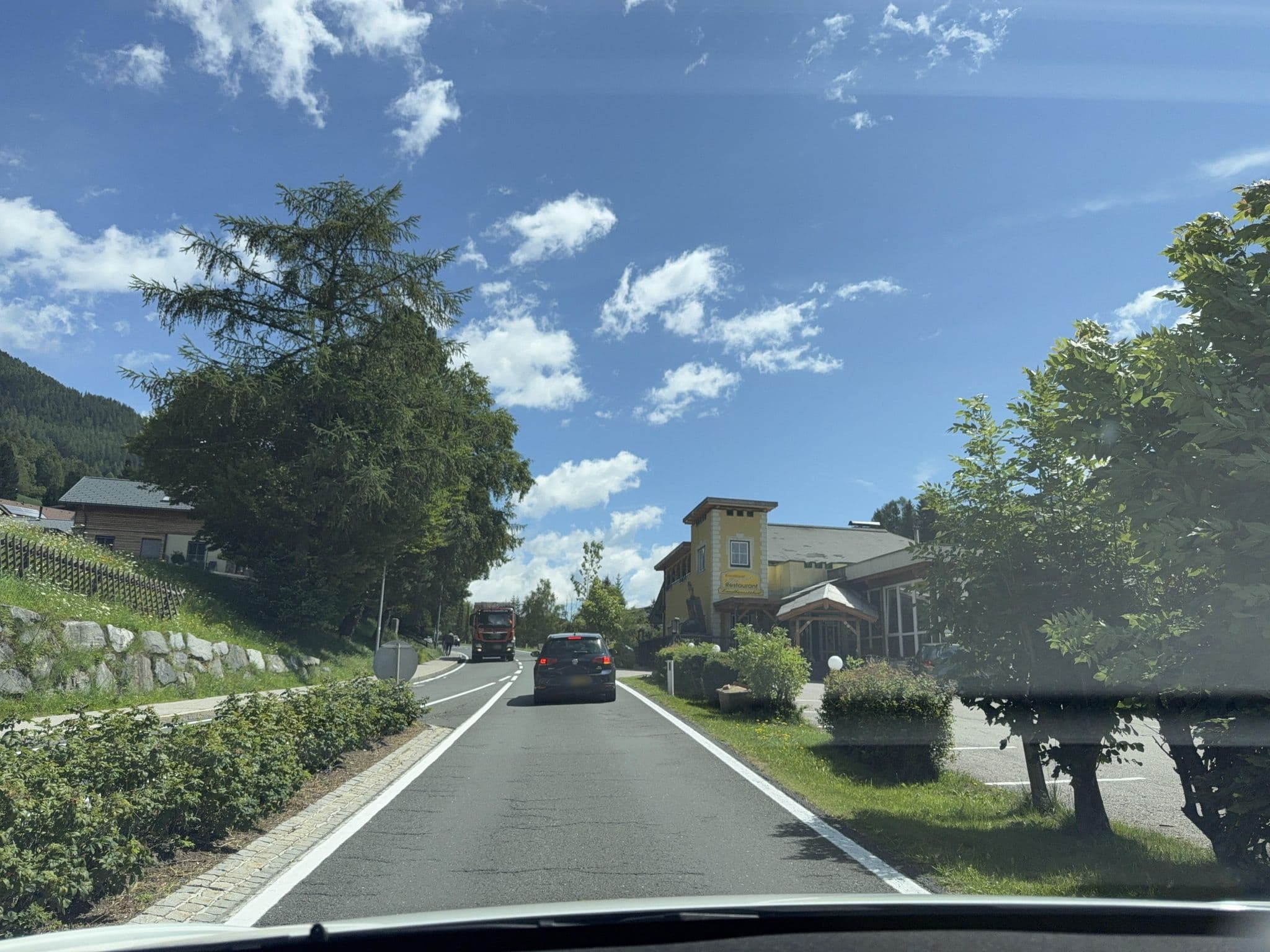 Street view near Gästehaus Bürger, Radenthein — © ottor (CC BY-SA · Mapillary)