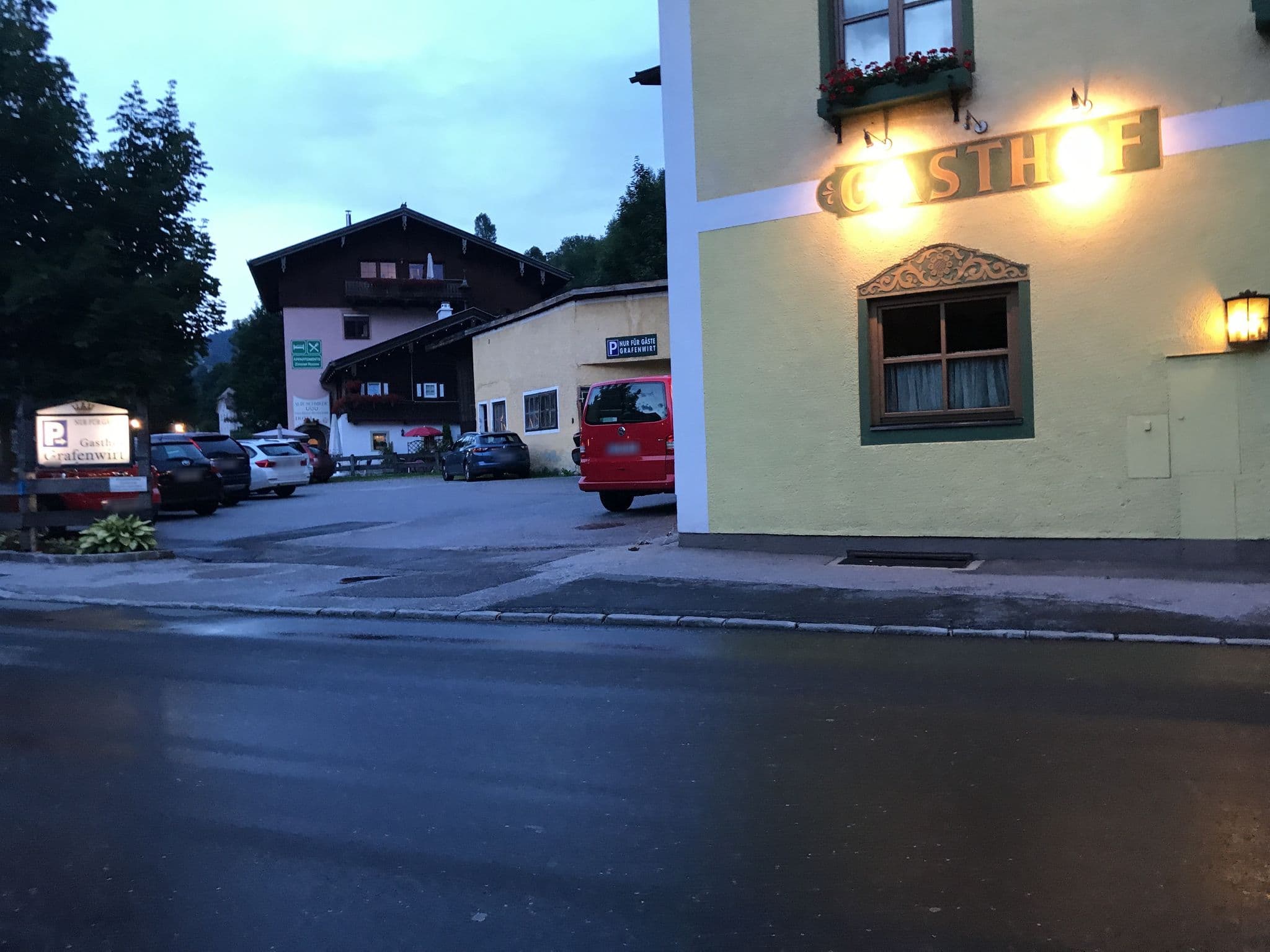 Street view near Hotel Grafenwirt, Hof — © 14ottar (CC BY-SA · Mapillary)