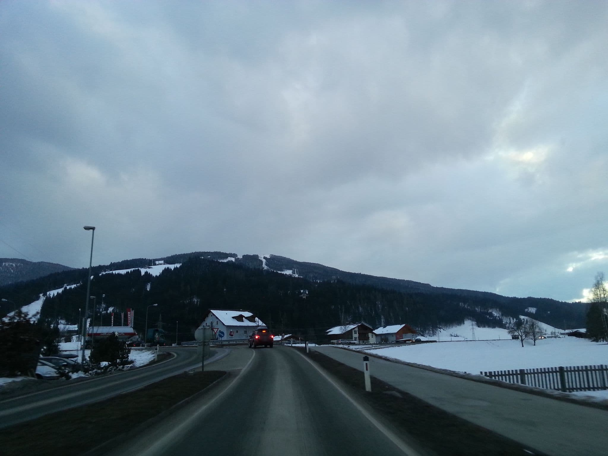Street view near Gasthof Niederalm, Altenmarkt im Pongau — © it_s_so_funny (CC BY-SA · Mapillary)