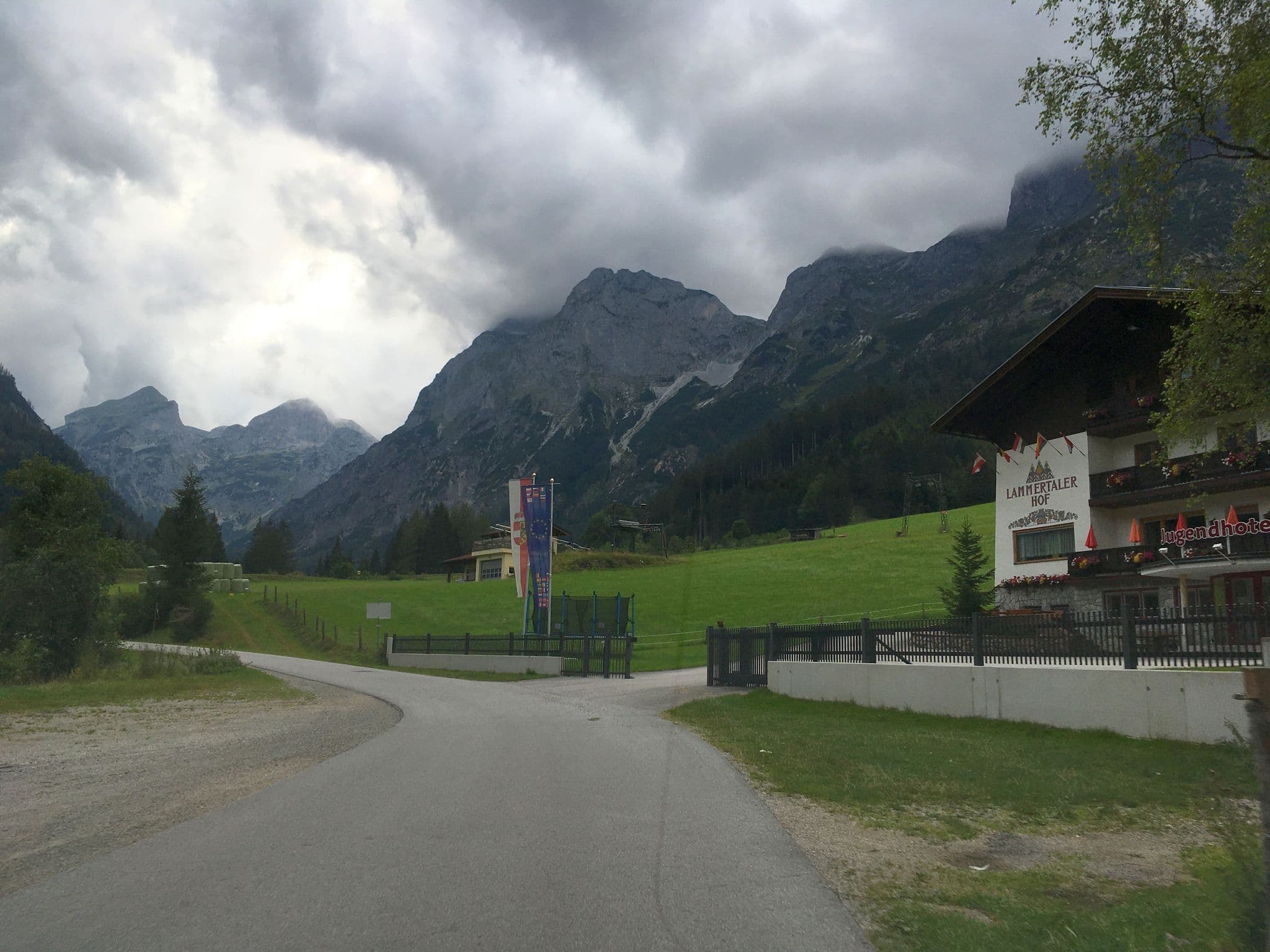 Street view near Griesskogel, St. Martin of Tennengebirge — © istefanos (CC BY-SA · Mapillary)