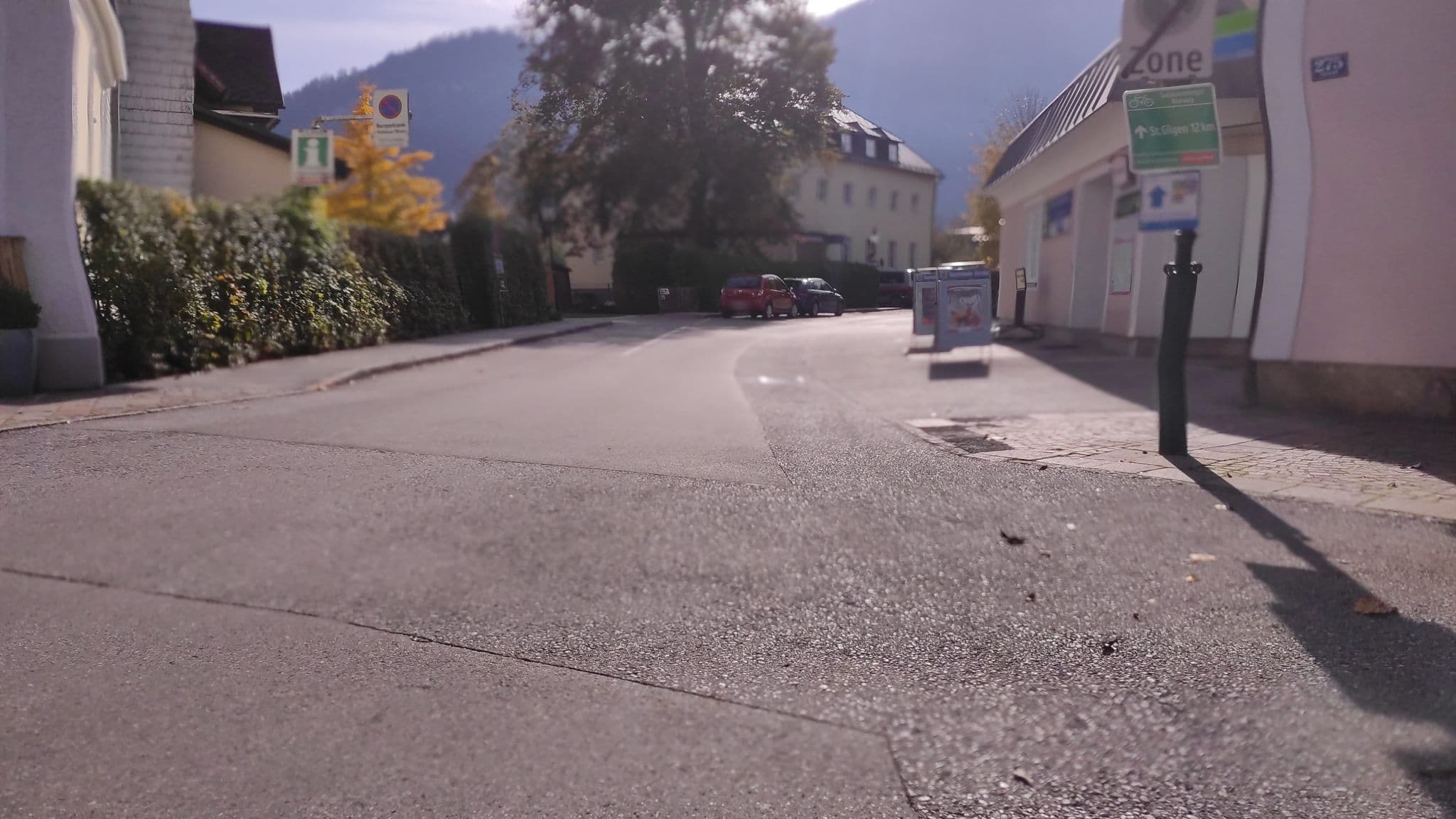 Street view near Alpenmoorbad Strobl am Wolfgangsee Dr Günther Wiesinger, Strobl — © consens_verkehrsplanung (CC BY-SA · Mapillary)