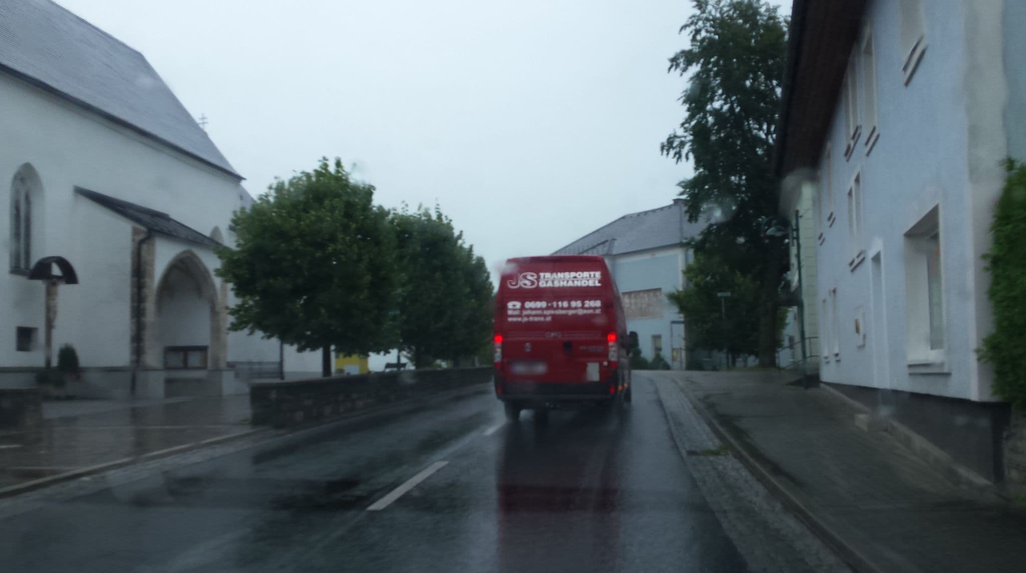 Street view near Theresia Grafinger, Gschwandt — © stefan147 (CC BY-SA · Mapillary)