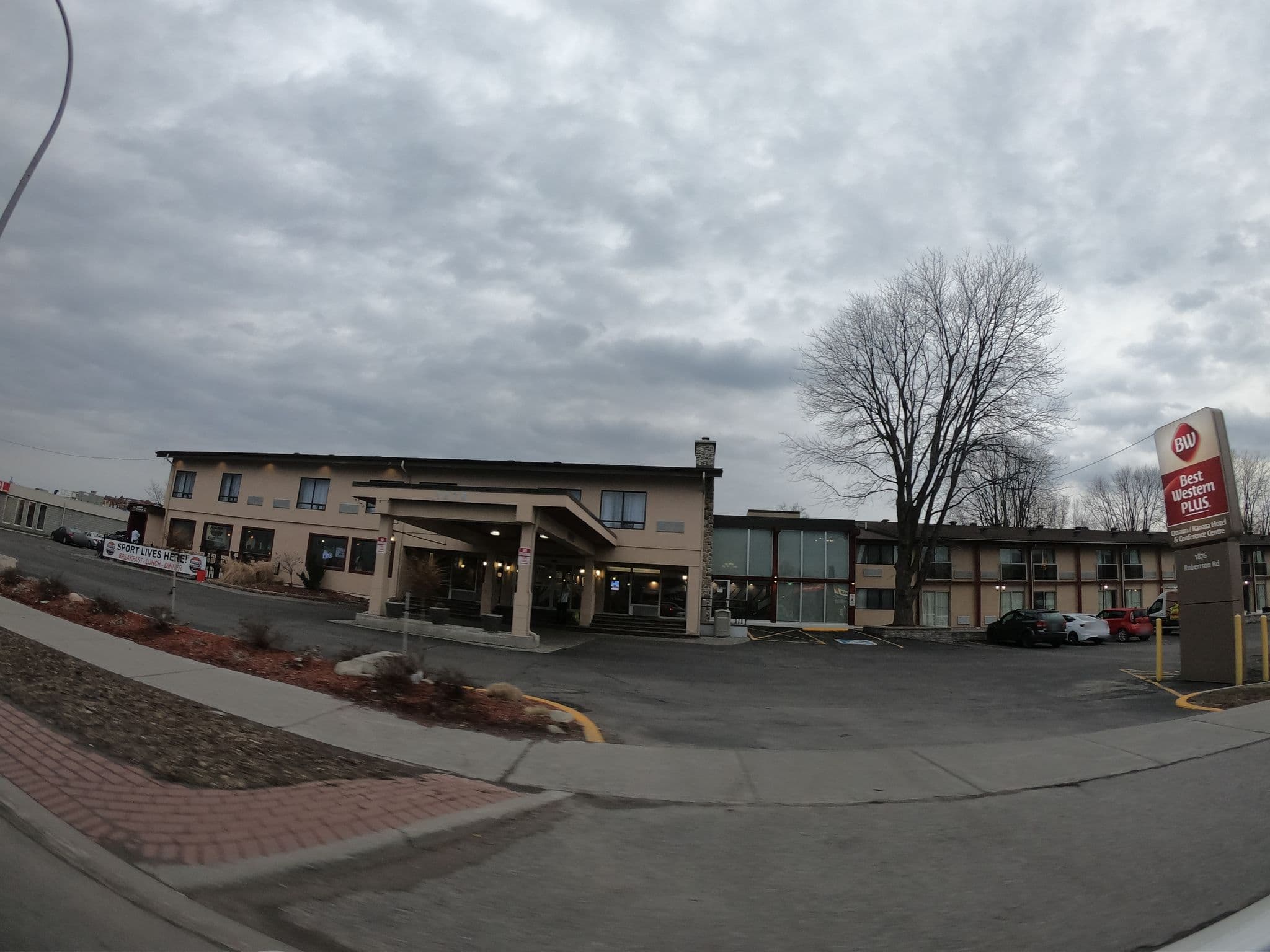 Street view near Best Western Plus Ottawa Kanata, Bells Corners — © zzptichka (CC BY-SA · Mapillary)