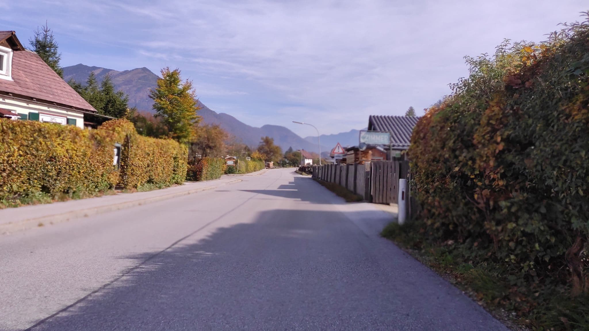 Street view near Haus Tulpe, Strobl — © consens_verkehrsplanung (CC BY-SA · Mapillary)