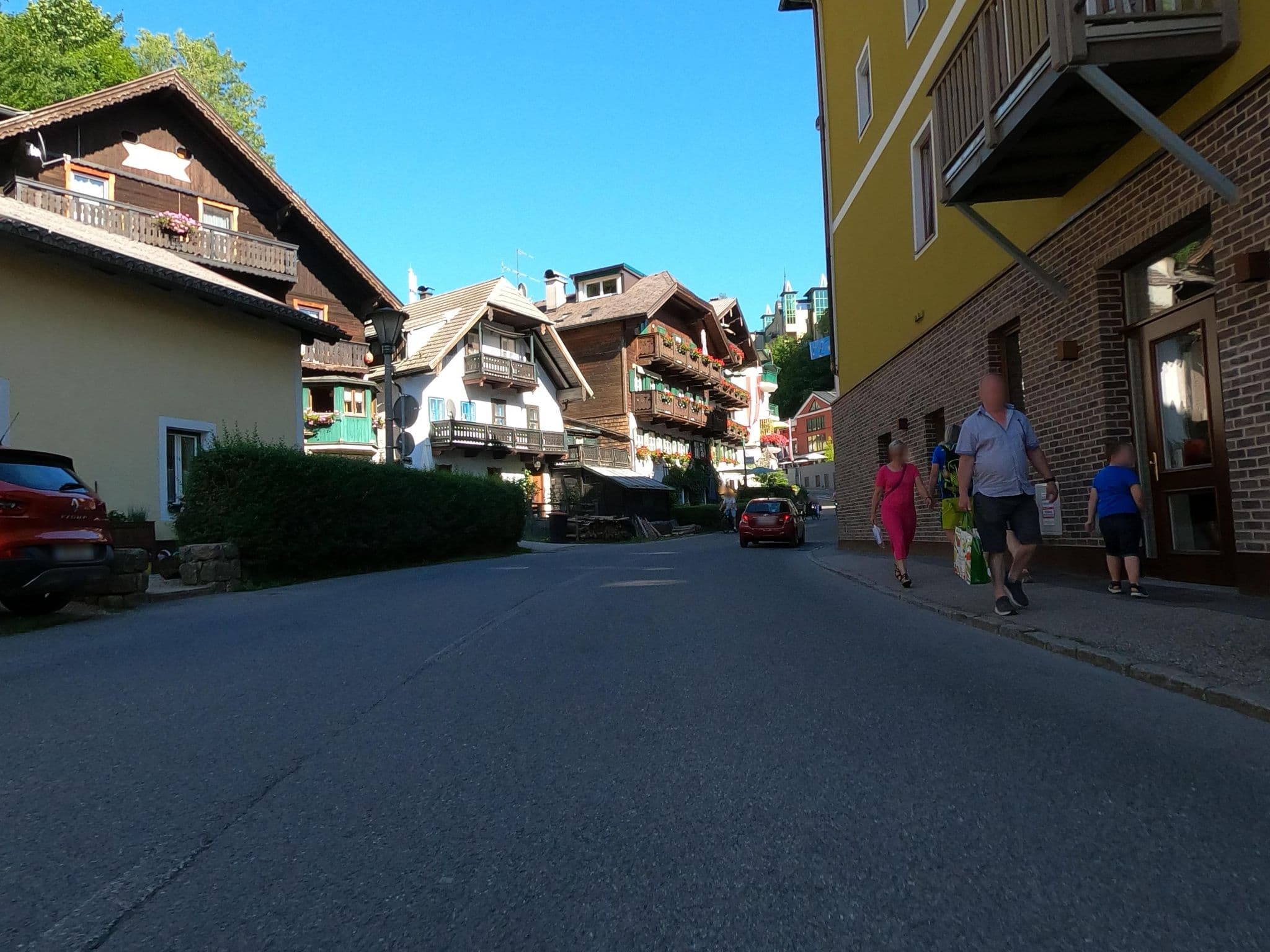 Street view near Room 65 | Im Weissen Roessl, Sankt Wolfgang im Salzkammergut — © Langfahrer (CC BY-SA · Mapillary)