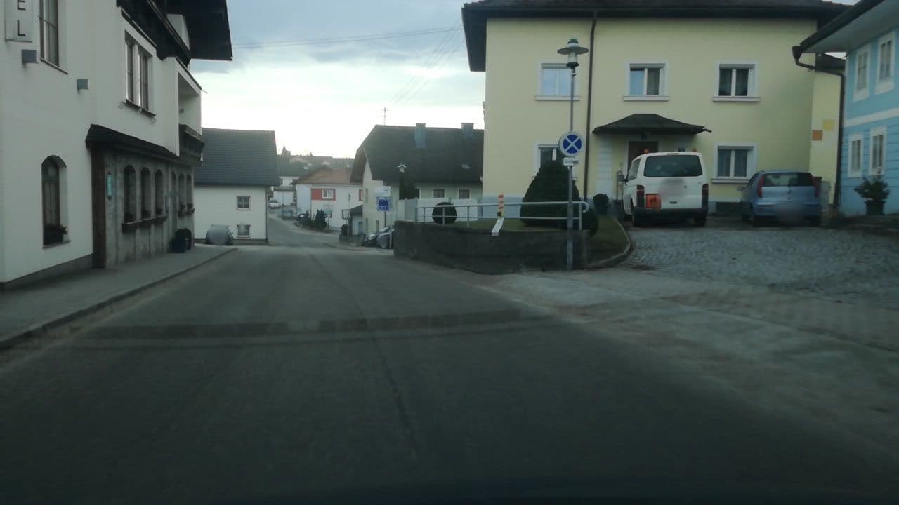 Street view near Hotel-Gasthof Böckhiasl Fam. Wolfgang Streibl, Puchkirchen am Trattberg — © curmet (CC BY-SA · Mapillary)