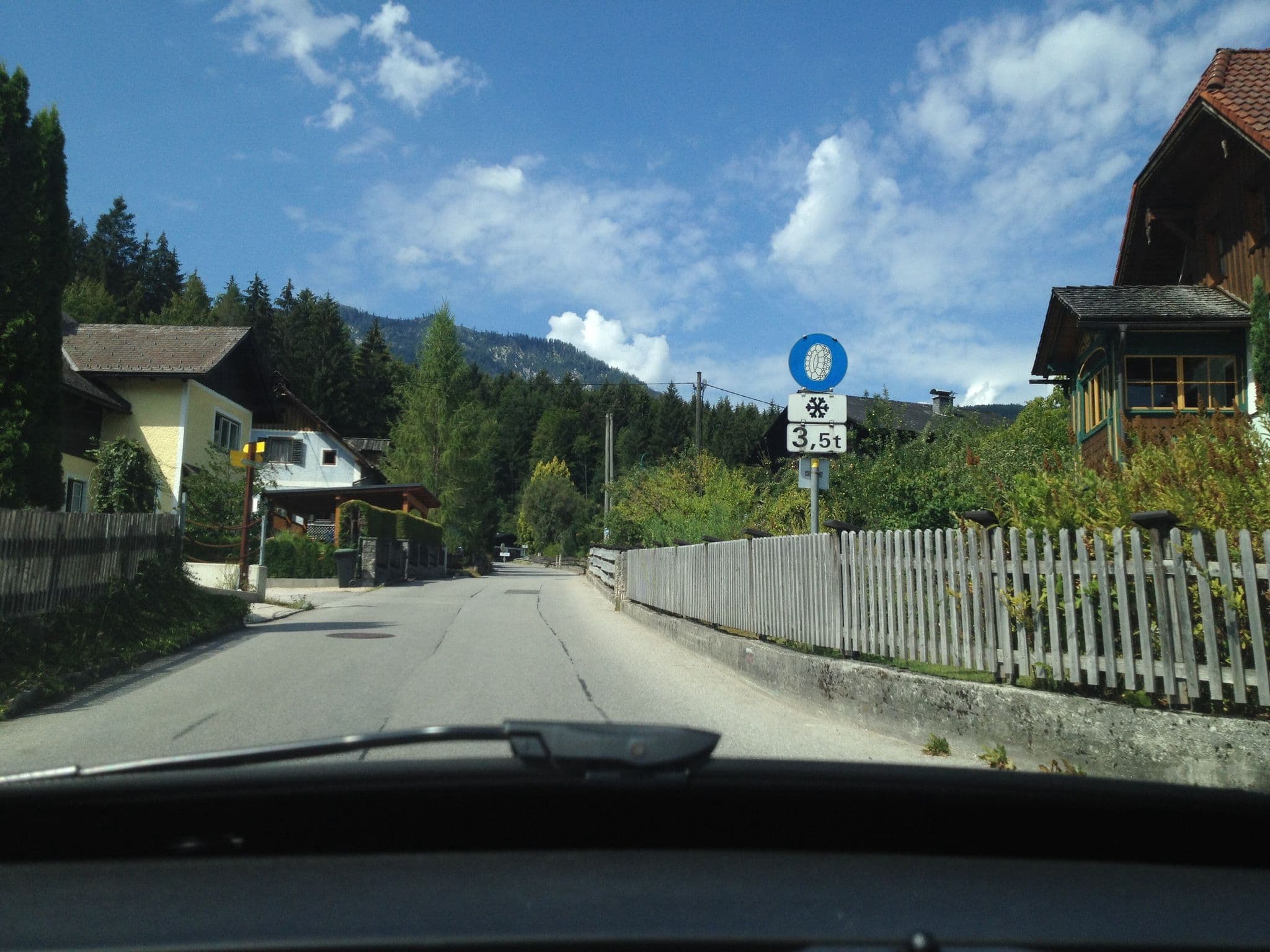 Street view near Jugendherberge Mörtelmühle, Bad Goisern — © waezat (CC BY-SA · Mapillary)
