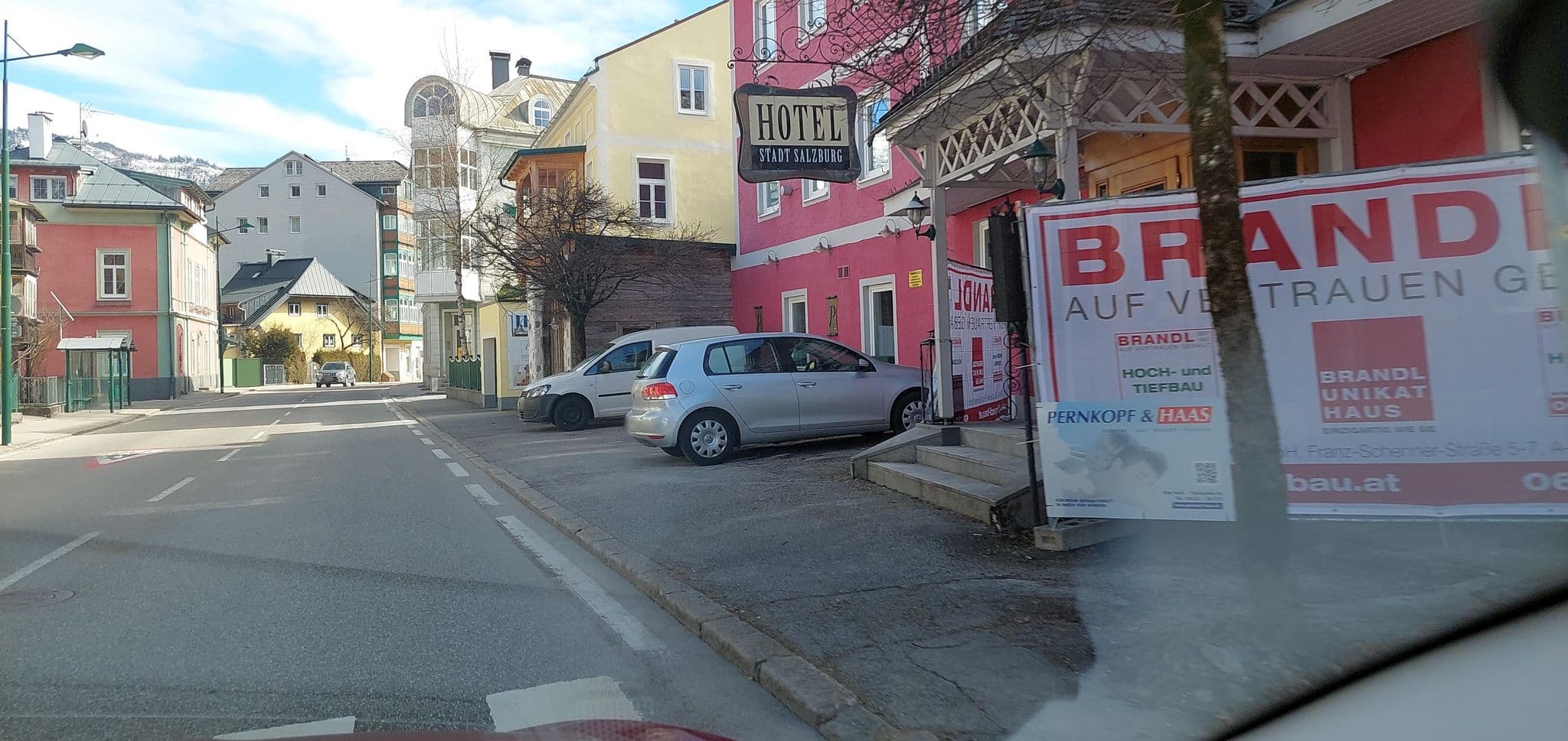 Street view near Hotel Stadt Salzburg, Bad Ischl — © gzin (CC BY-SA · Mapillary)