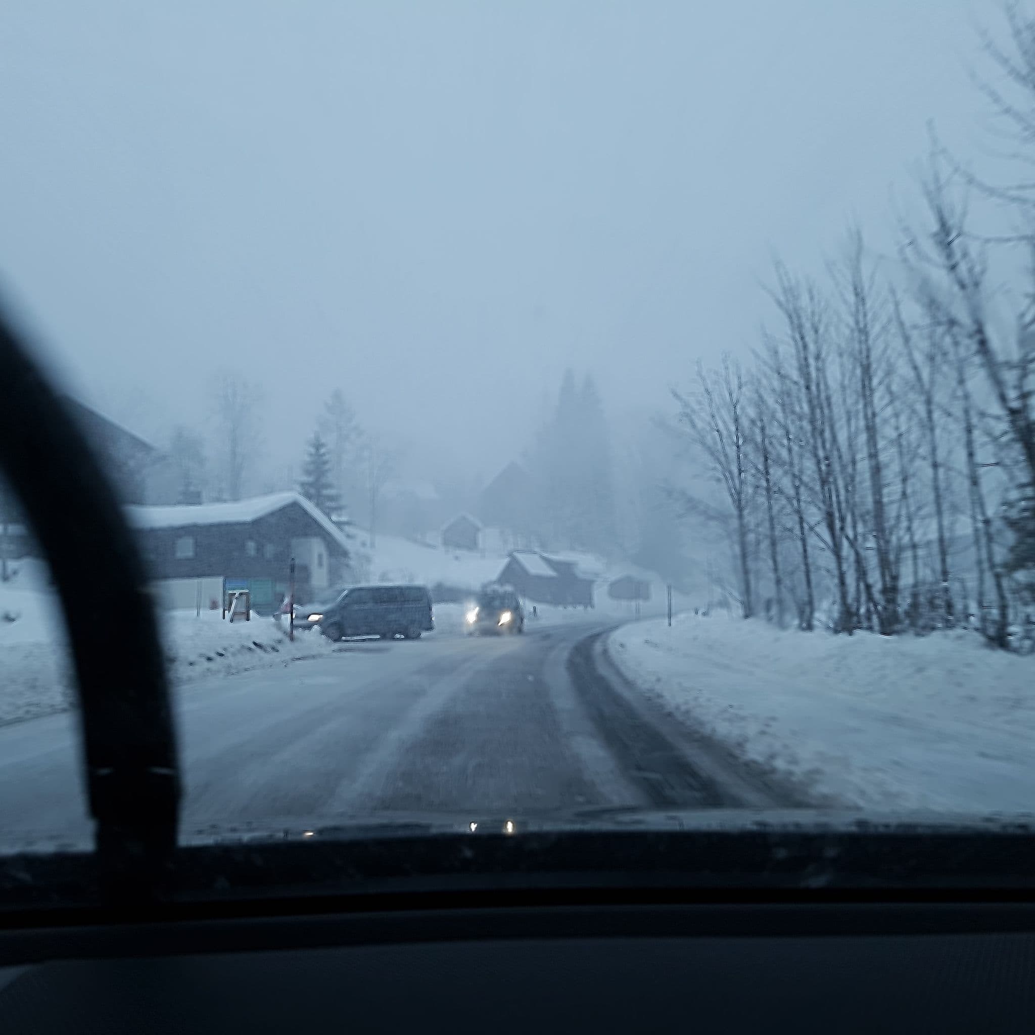 Street view near Gasthof Neuwirt, Gosau — © schermy_at (CC BY-SA · Mapillary)