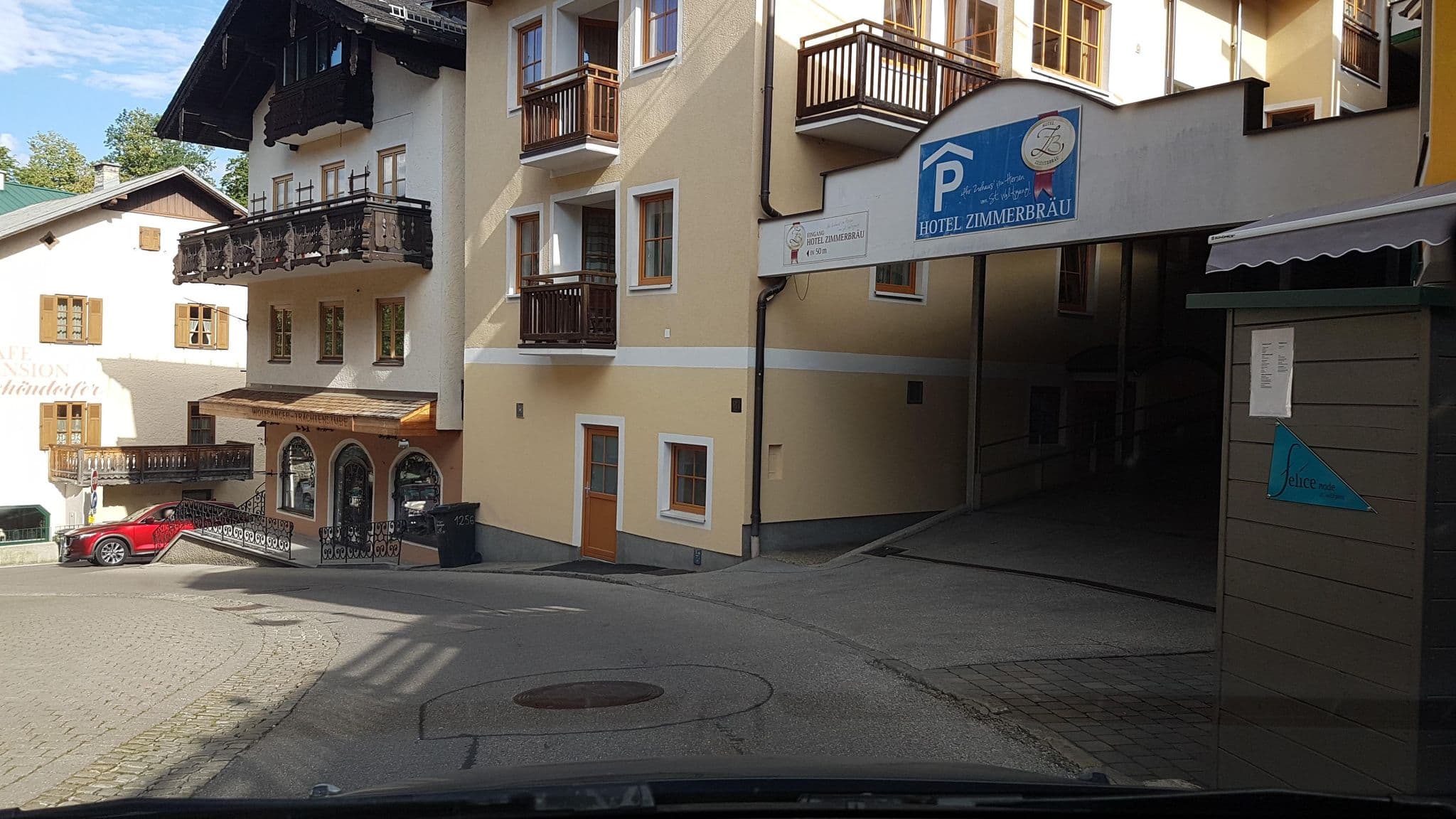 Street view near The Green House, Sankt Wolfgang im Salzkammergut — © Langfahrer (CC BY-SA · Mapillary)