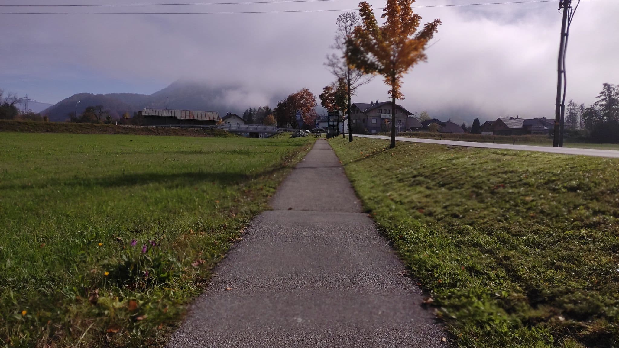 Street view near Wolfgangseehof, Strobl — © consens_verkehrsplanung (CC BY-SA · Mapillary)