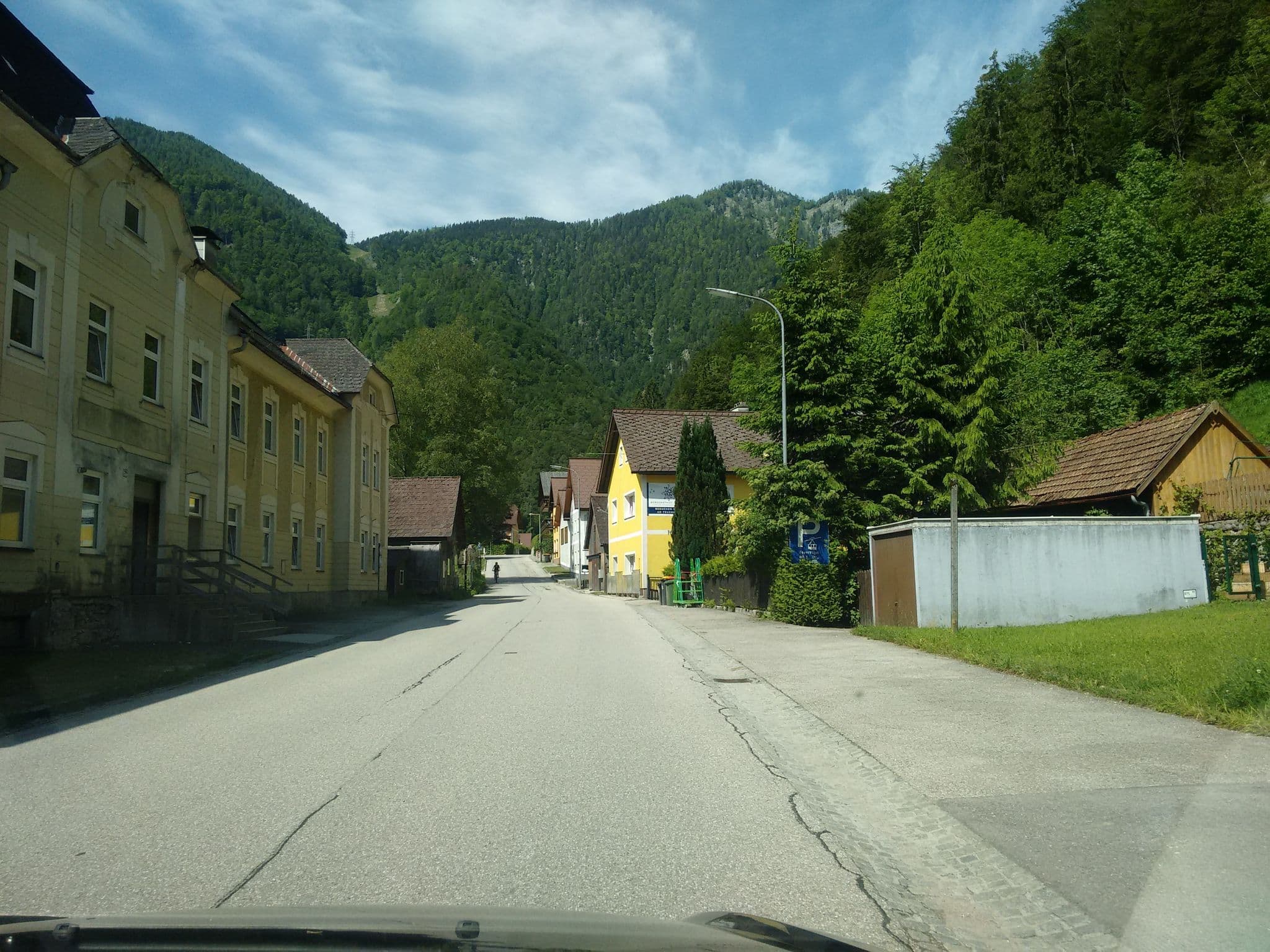 Street view near Gasthof Roitner, Ebensee — © gzin (CC BY-SA · Mapillary)