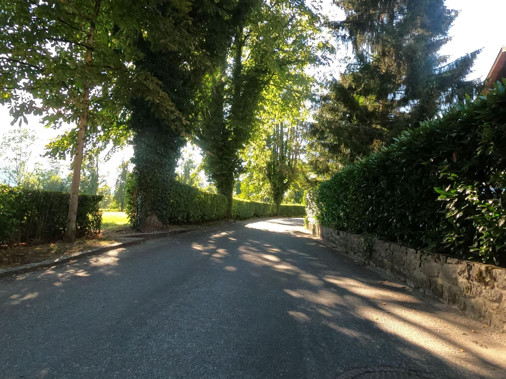 Street view near Europes First Waterskihotel, Sankt Wolfgang im Salzkammergut — © Langfahrer (CC BY-SA · Mapillary)