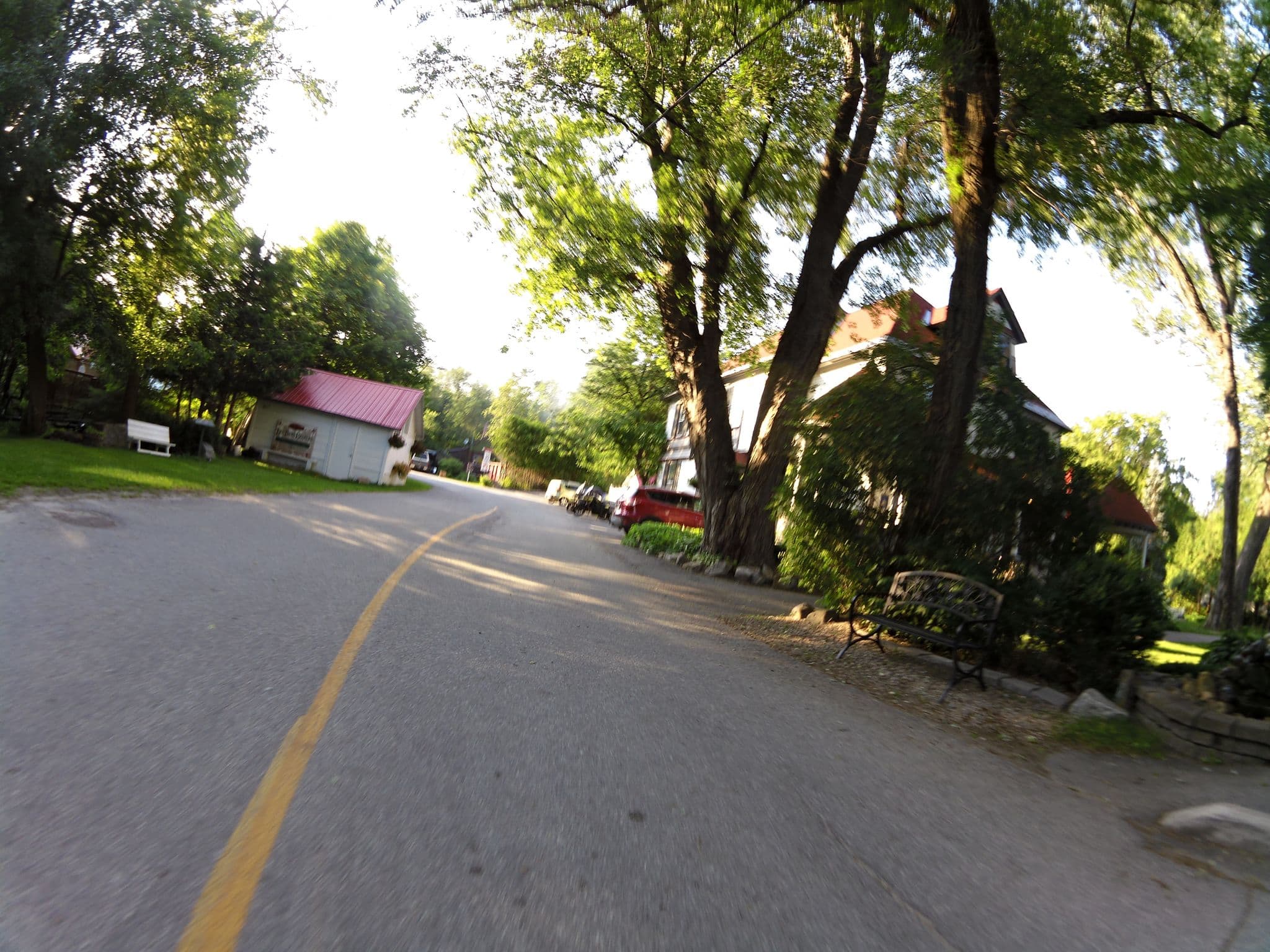 Street view near Les Trois Érables, Wakefield — © mronewheeldrive (CC BY-SA · Mapillary)