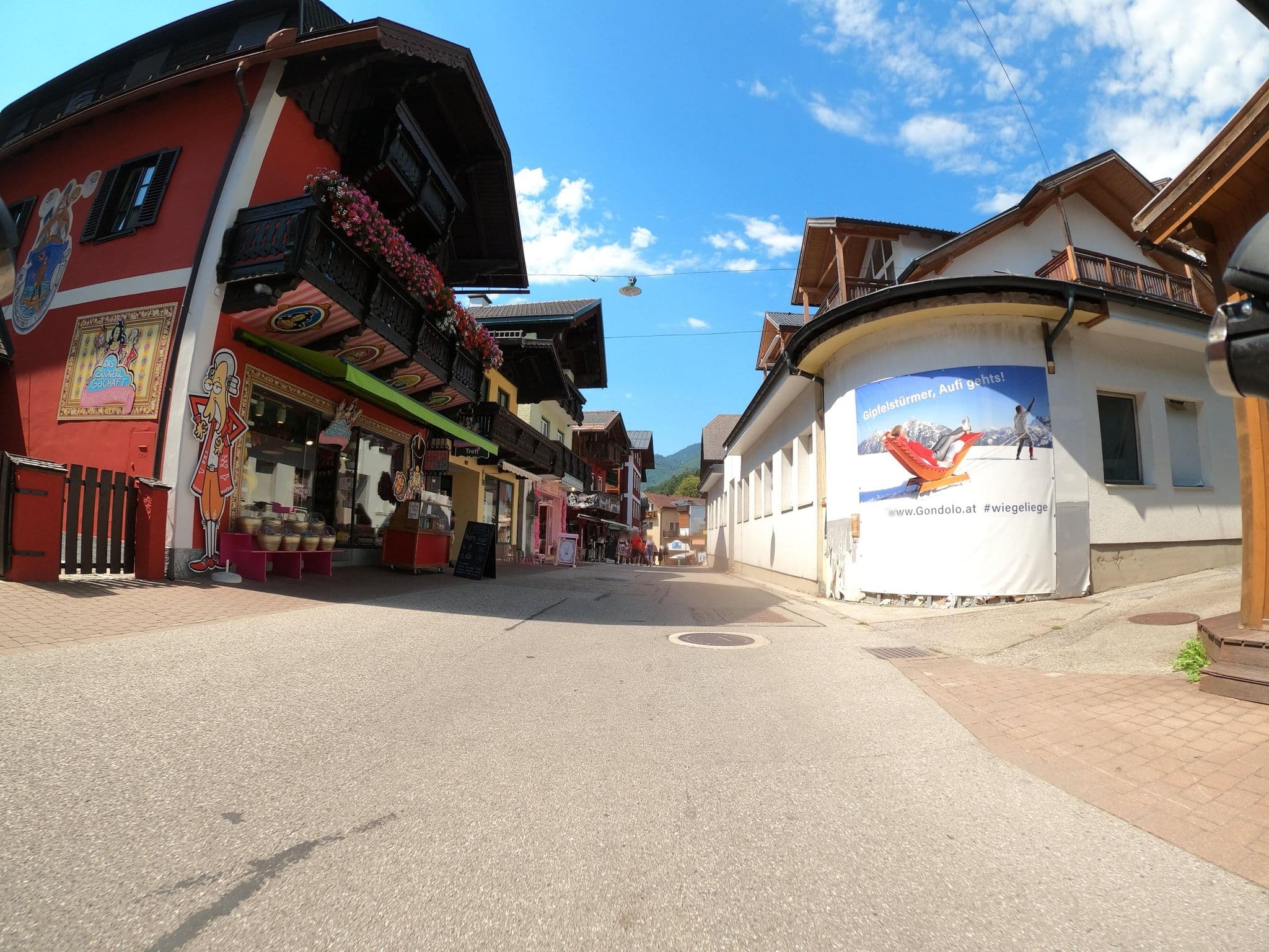Street view near Gasthof Wiesbauer, Sankt Wolfgang im Salzkammergut — © Langfahrer (CC BY-SA · Mapillary)