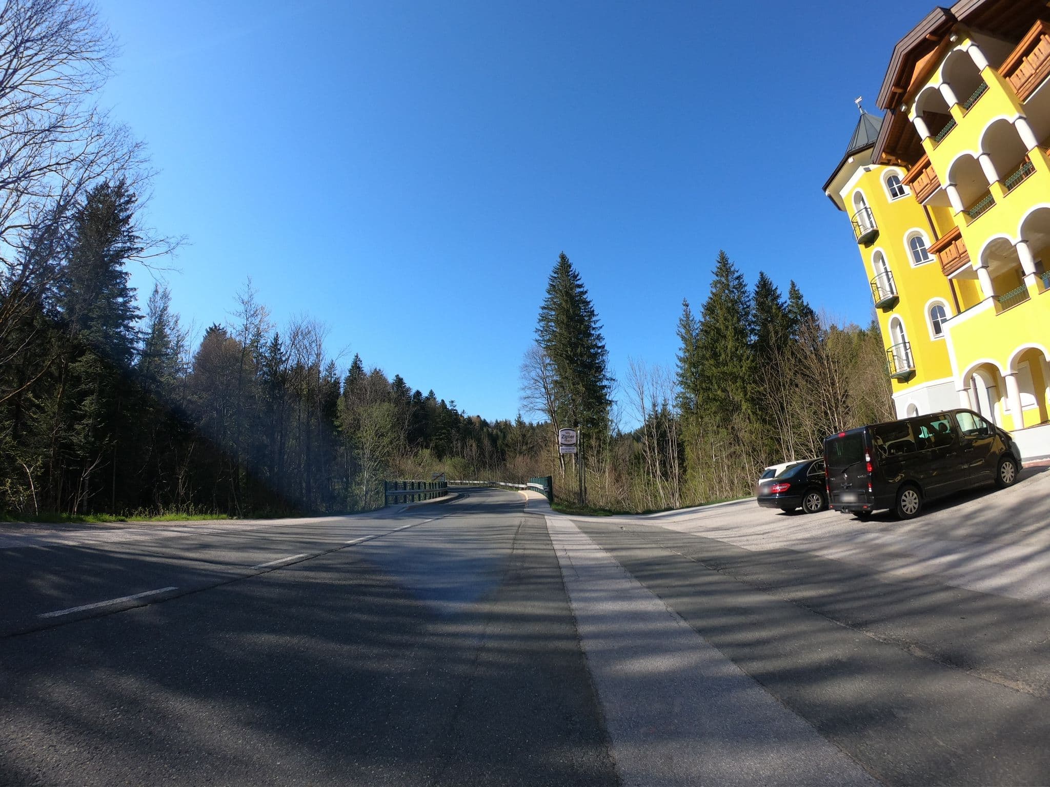Street view near Landgasthof Fischerwirt, Fuschl am See — © flansch (CC BY-SA · Mapillary)