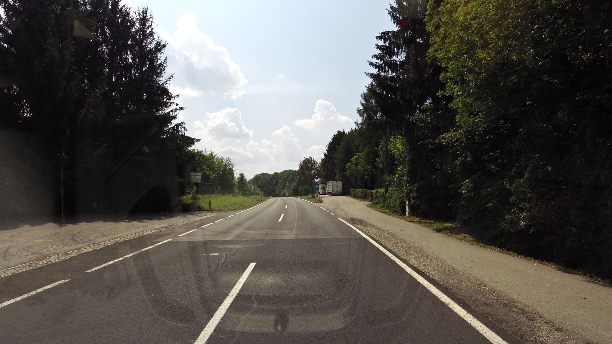 Street view near Wirtshaus Gambrinus, Sankt Georgen im Attergau — © czmrtn (CC BY-SA · Mapillary)