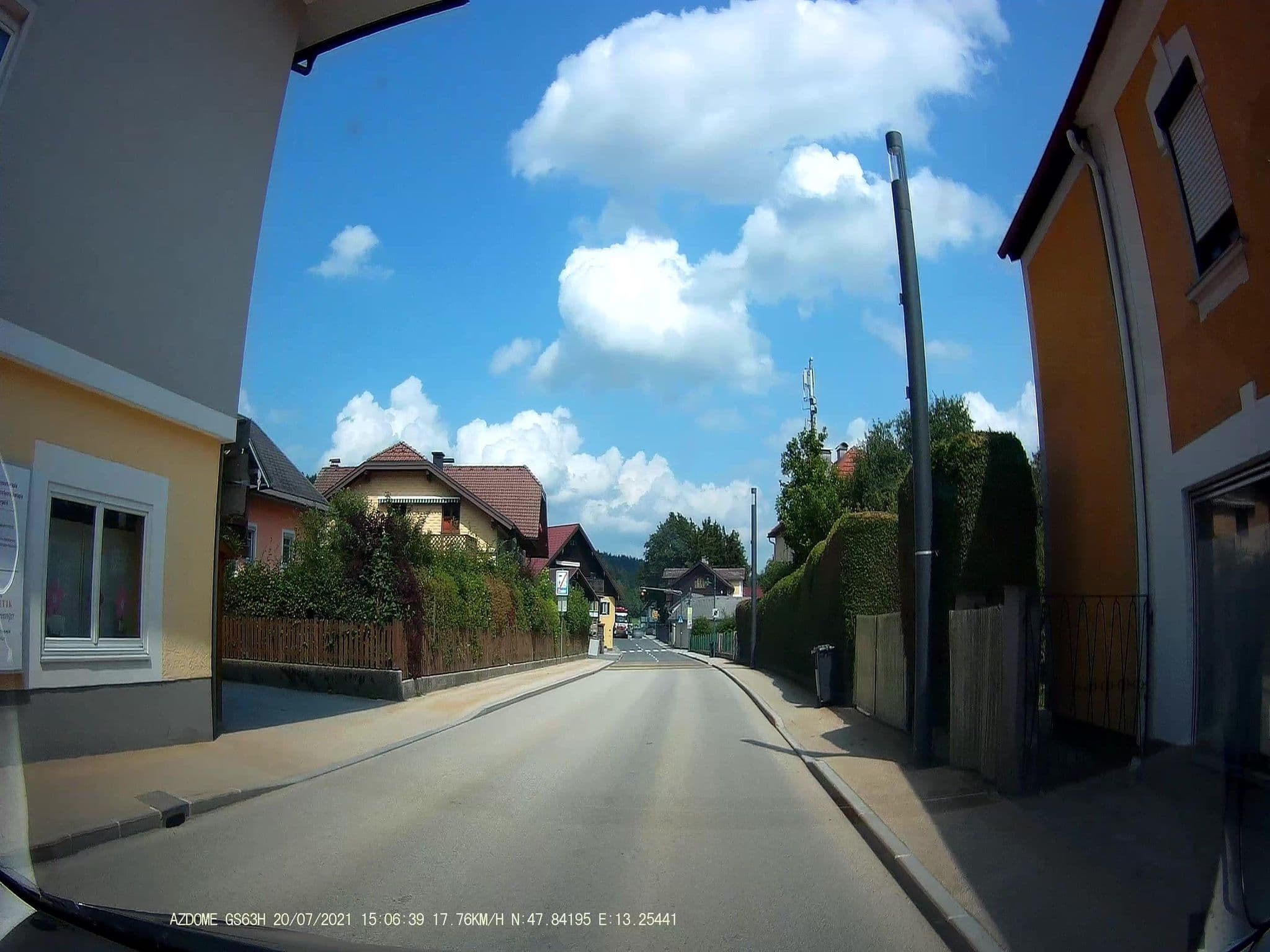 Street view near Hotel Schwabenwirt, Thalgau — © stefan147 (CC BY-SA · Mapillary)
