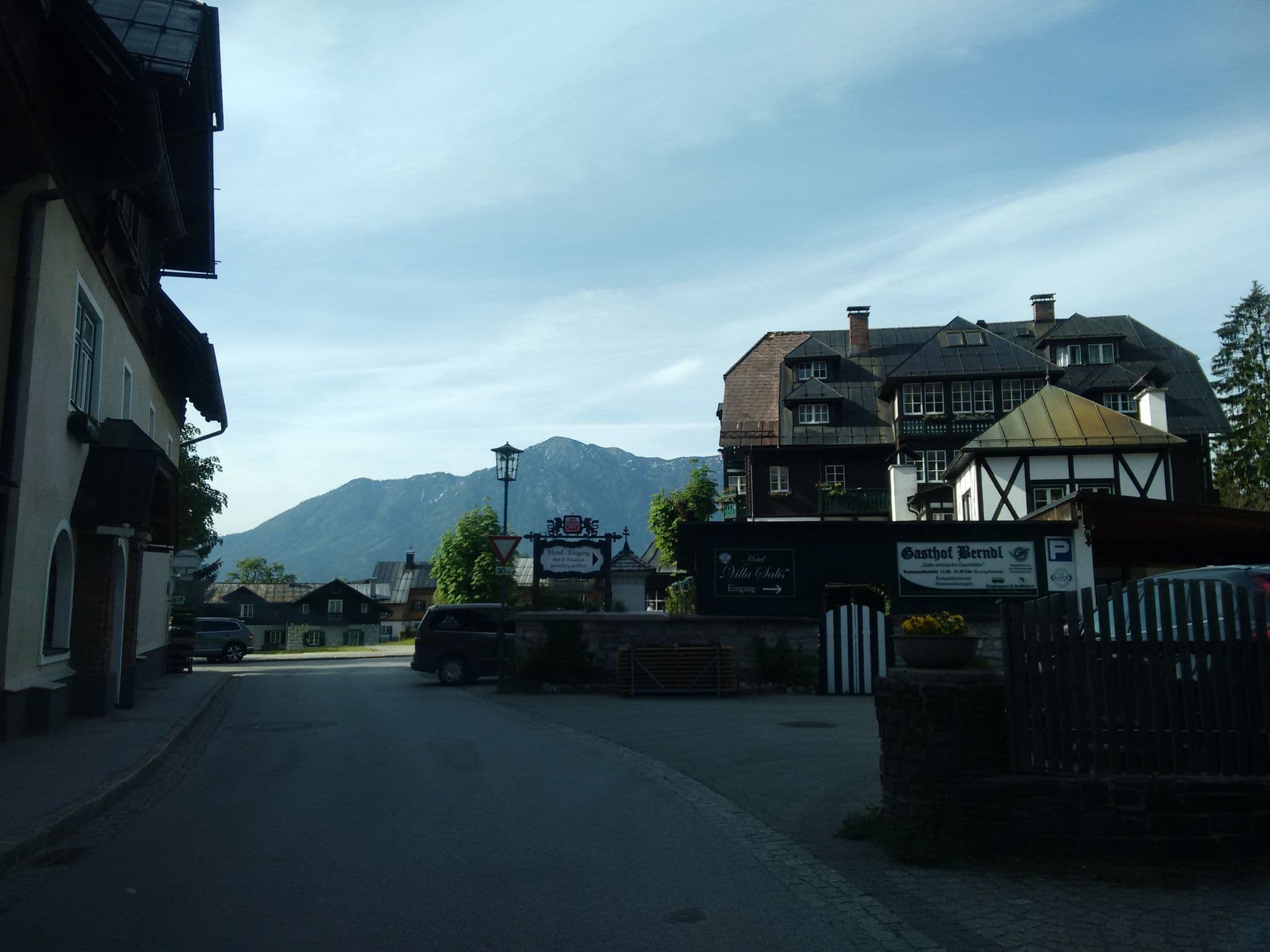 Street view near Ferienwohnung im Dorf, Bad Aussee — © gzin (CC BY-SA · Mapillary)