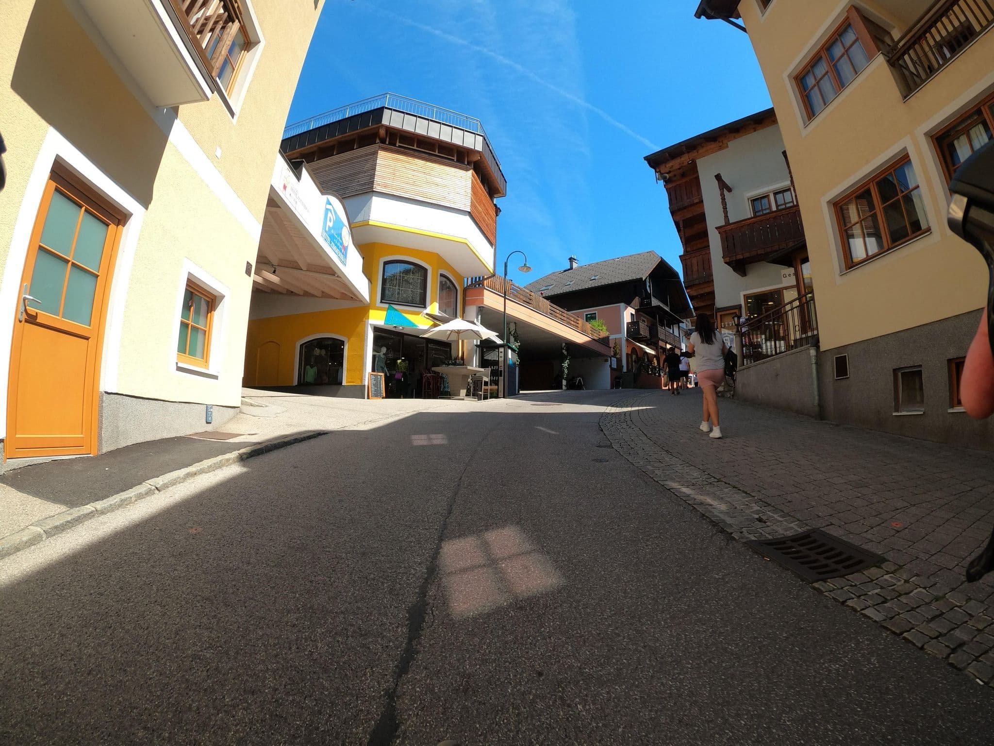 Street view near Pension Haus Anzengruber, Sankt Wolfgang im Salzkammergut — © Langfahrer (CC BY-SA · Mapillary)