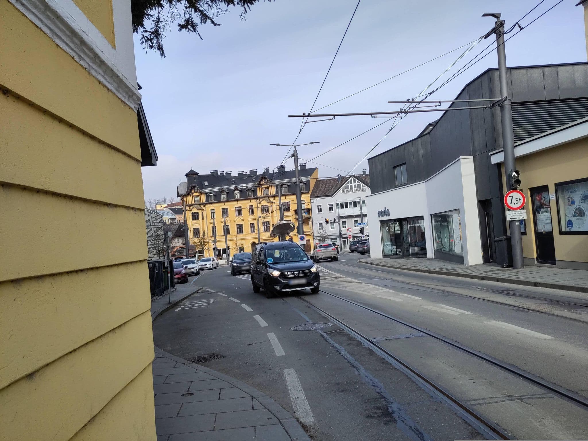 Street view near Kapuziner Kloster, Gmunden — © consens_verkehrsplanung (CC BY-SA · Mapillary)