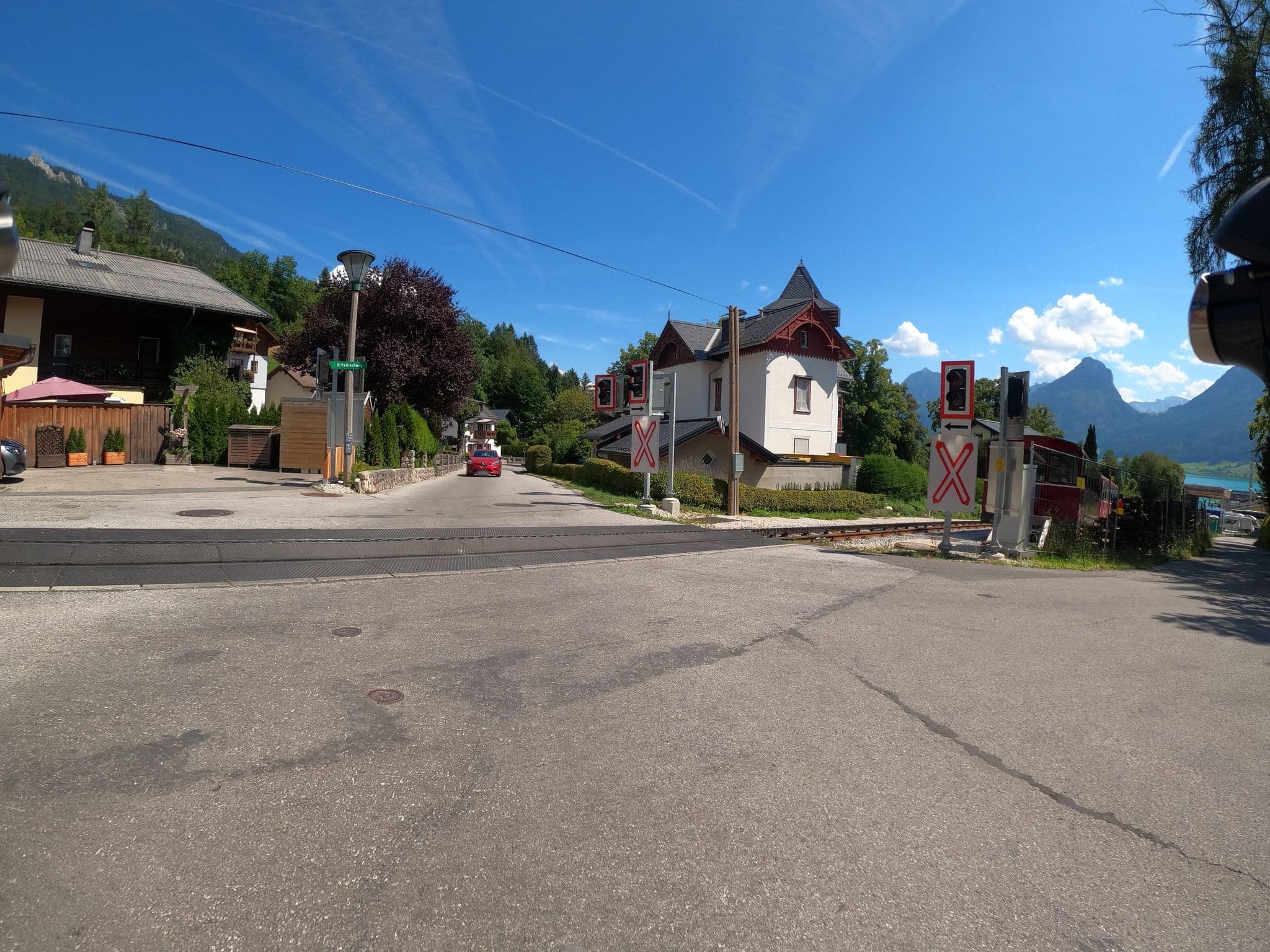 Street view near Apartmenthaus WALDHORN, Sankt Wolfgang im Salzkammergut — © Langfahrer (CC BY-SA · Mapillary)