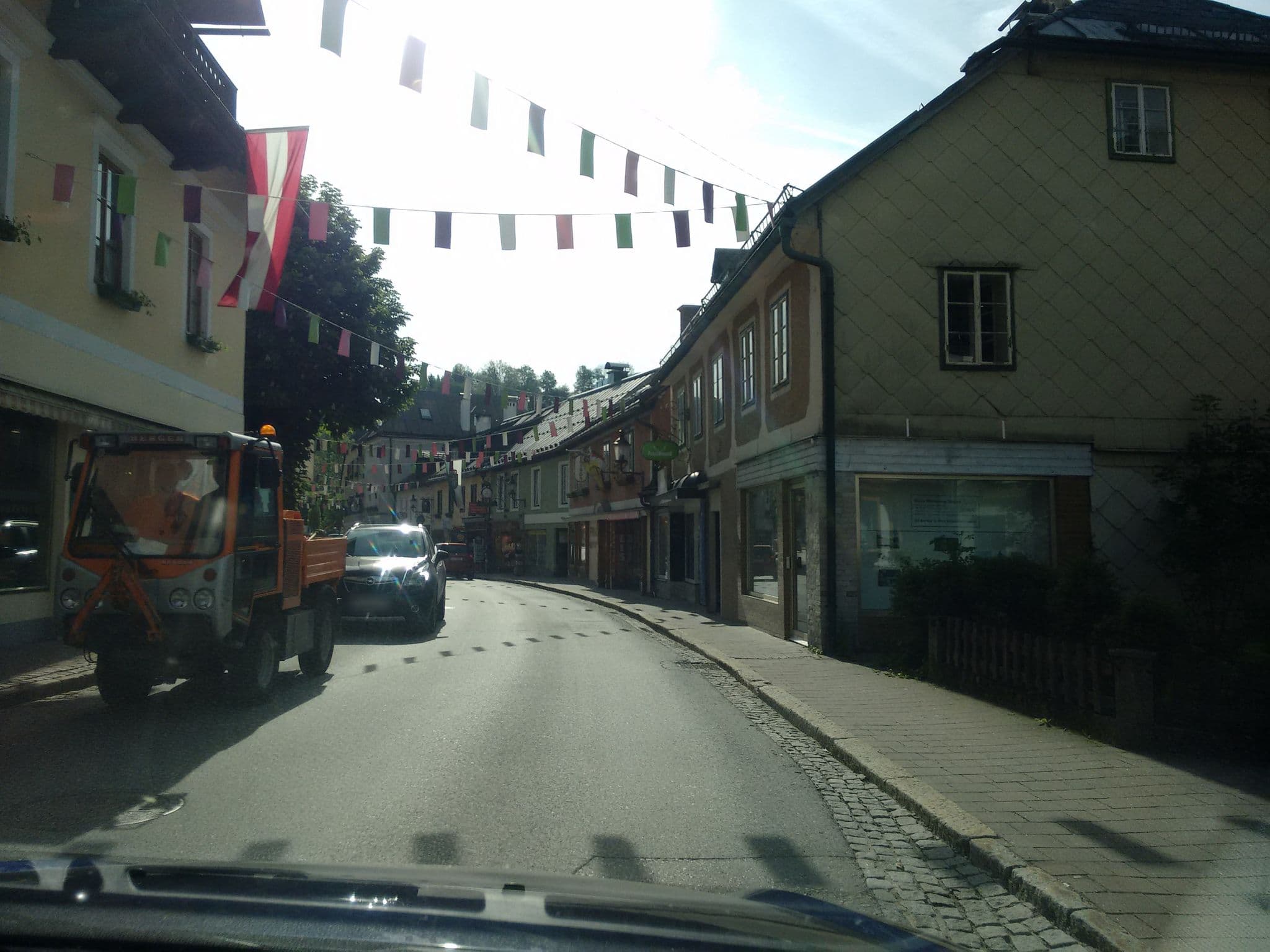 Street view near Frühstückspension Edelweiss, Bad Aussee — © gzin (CC BY-SA · Mapillary)