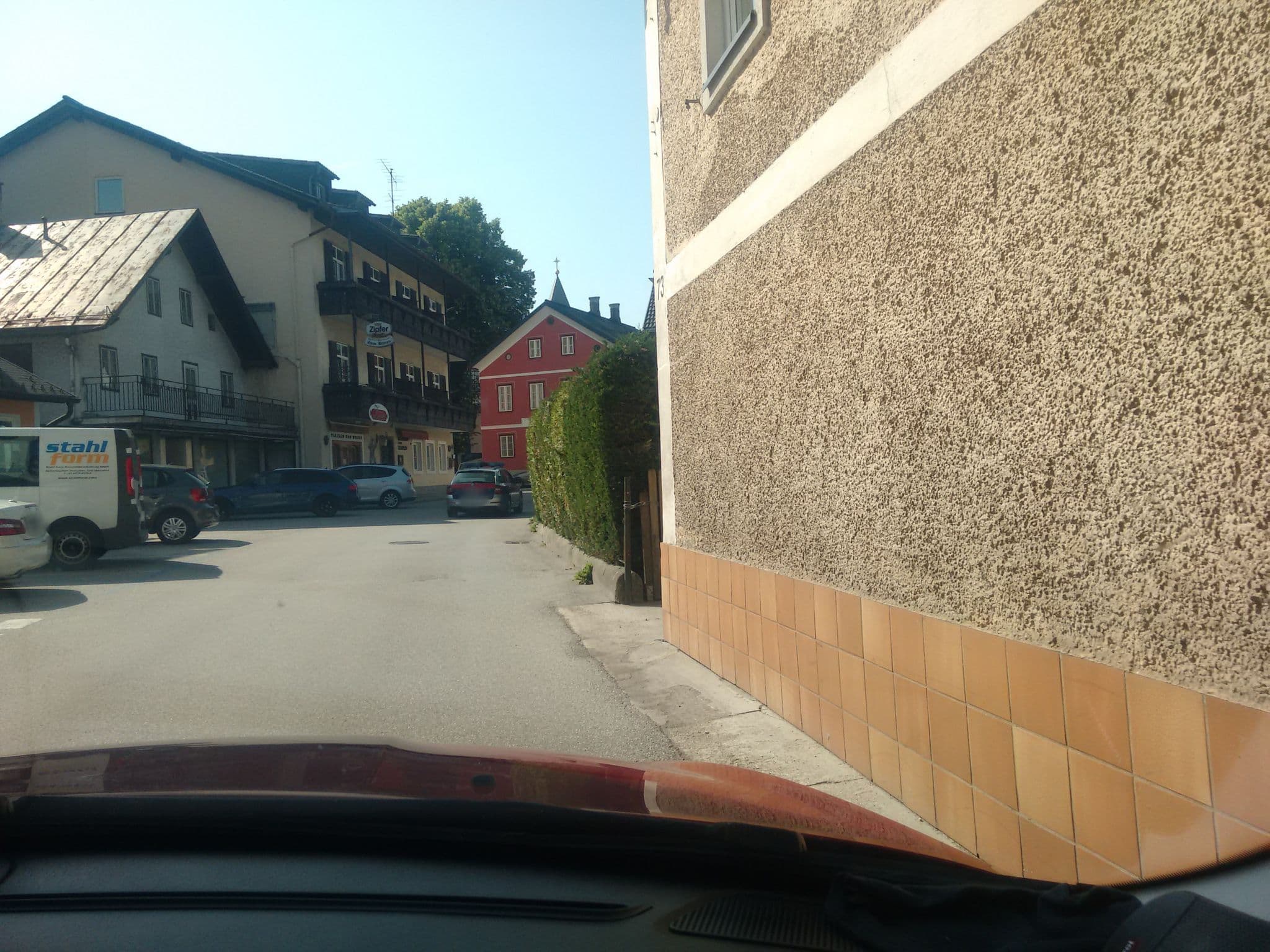 Street view near Wessmayer Thomas, Bad Goisern — © gzin (CC BY-SA · Mapillary)