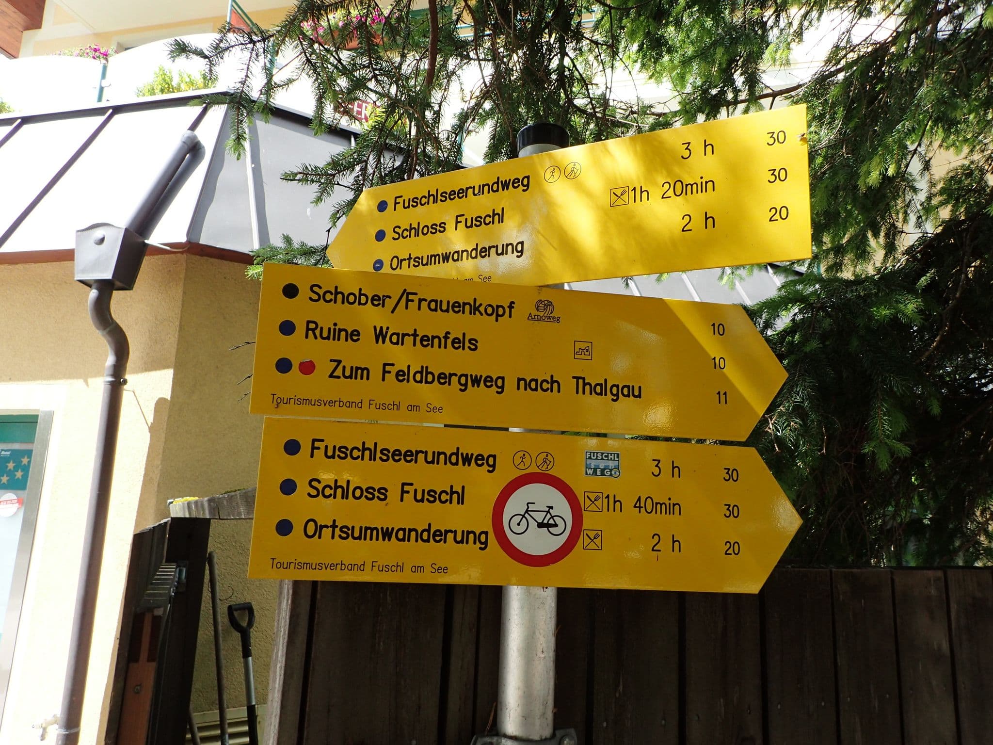 Street view near Hotel Schützenhof Zimmer 217, Fuschl am See — © schermy_at (CC BY-SA · Mapillary)