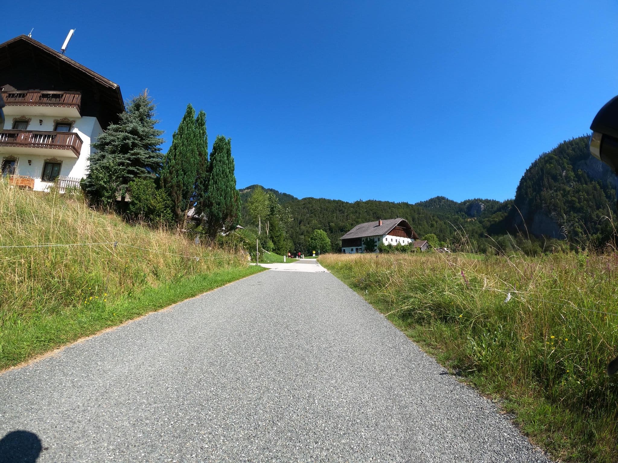 Street view near Pension Reitnergut, Sankt Gilgen — © Langfahrer (CC BY-SA · Mapillary)
