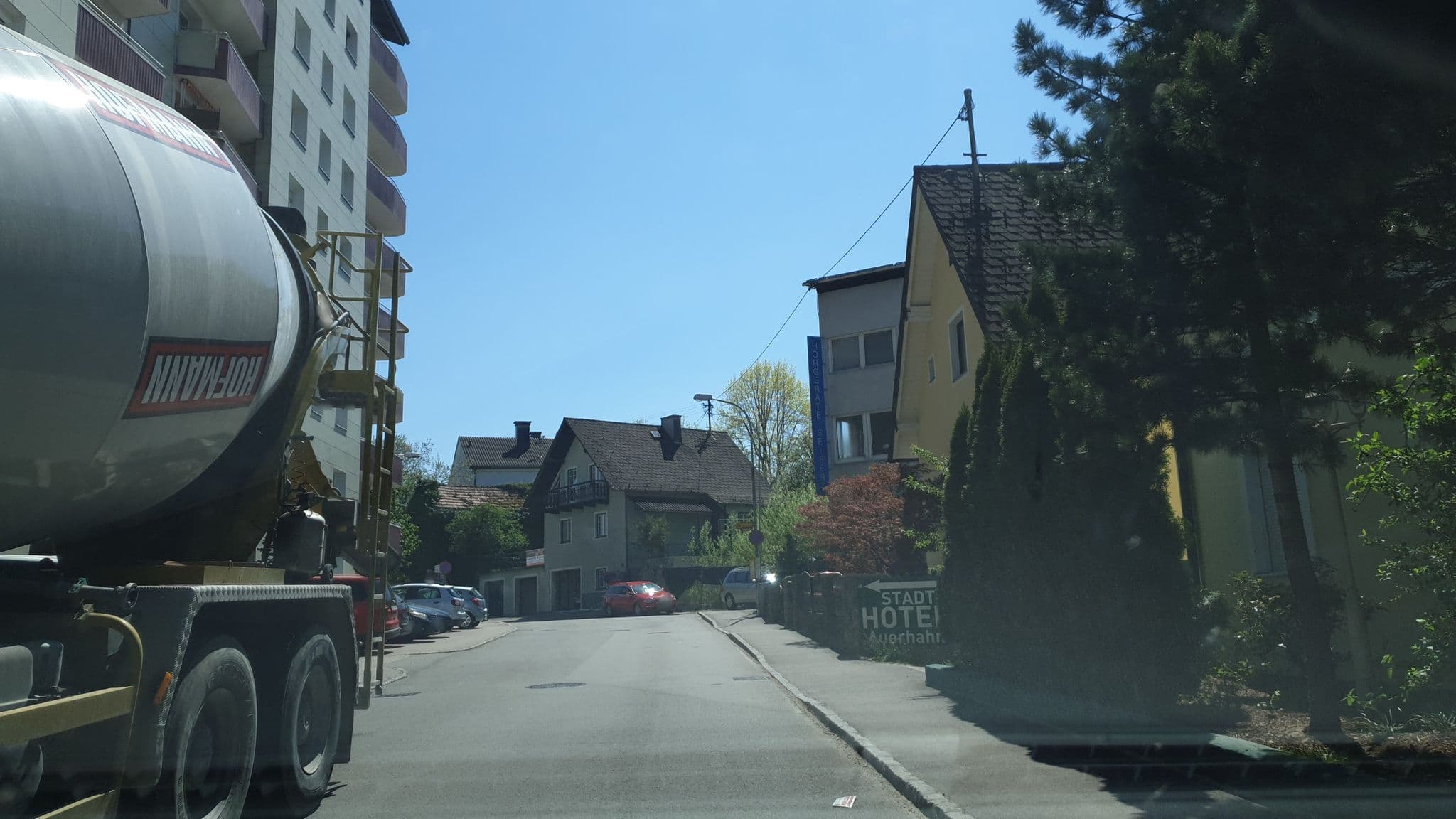Street view near Gästehaus Auerhahn, Dörfl — © manuek (CC BY-SA · Mapillary)