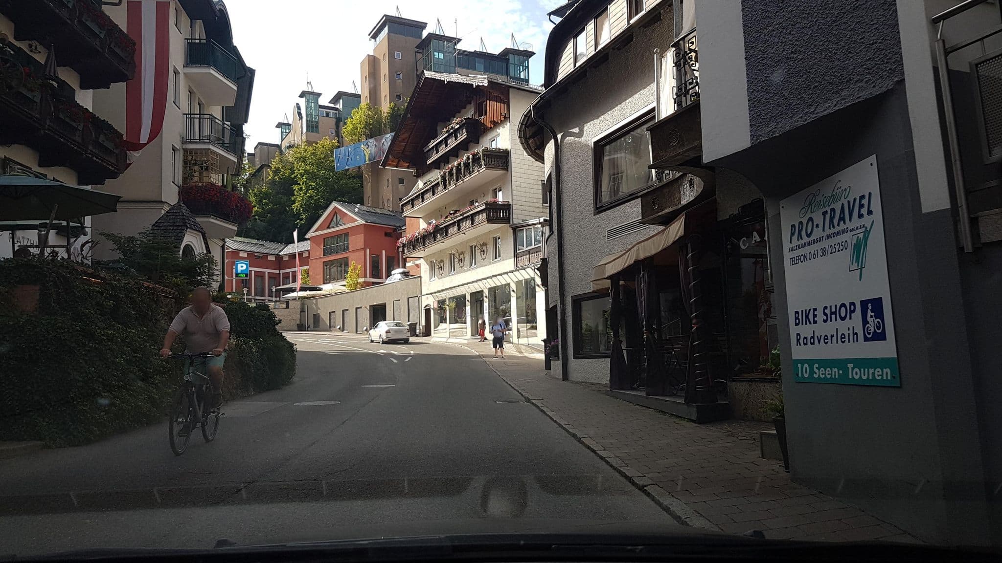 Street view near Platzhirsch der Heurigenwirt, Sankt Wolfgang im Salzkammergut — © Langfahrer (CC BY-SA · Mapillary)