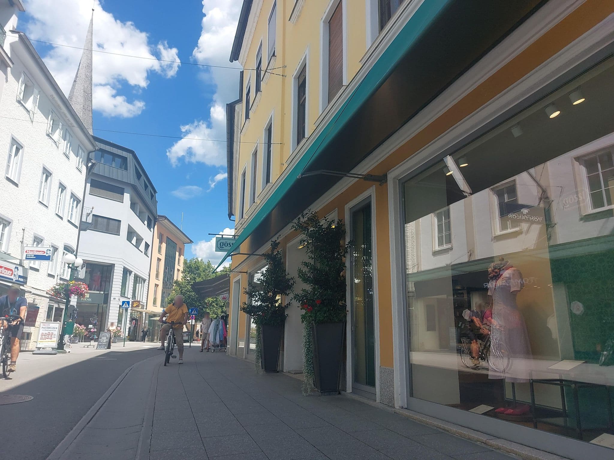 Street view near Goldenes Hufeisen, Bad Ischl — © puerki (CC BY-SA · Mapillary)