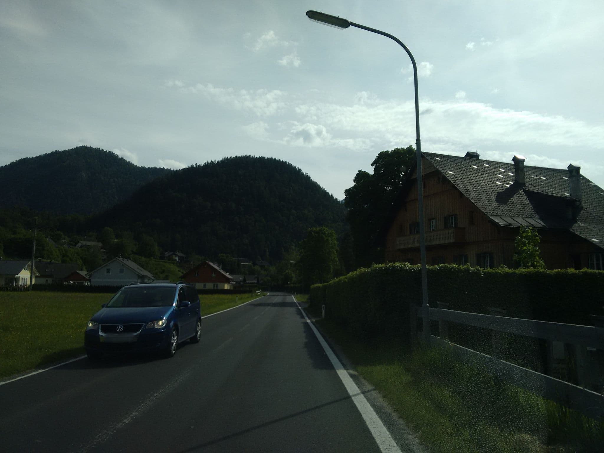 Street view near Die Traunmühle, Bad Aussee — © gzin (CC BY-SA · Mapillary)