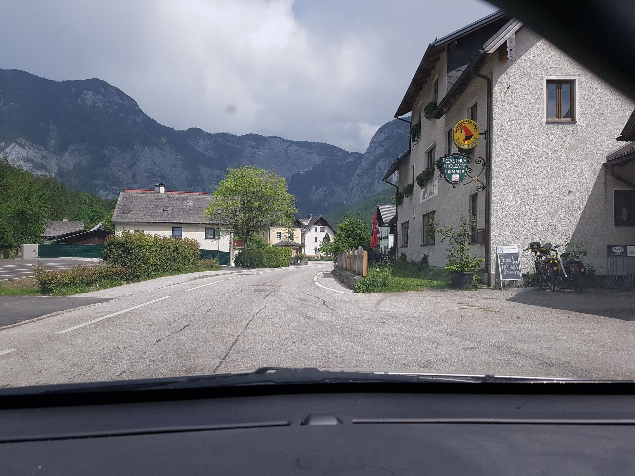 Street view near Leopold Höll, Bad Aussee — © pepeaut (CC BY-SA · Mapillary)